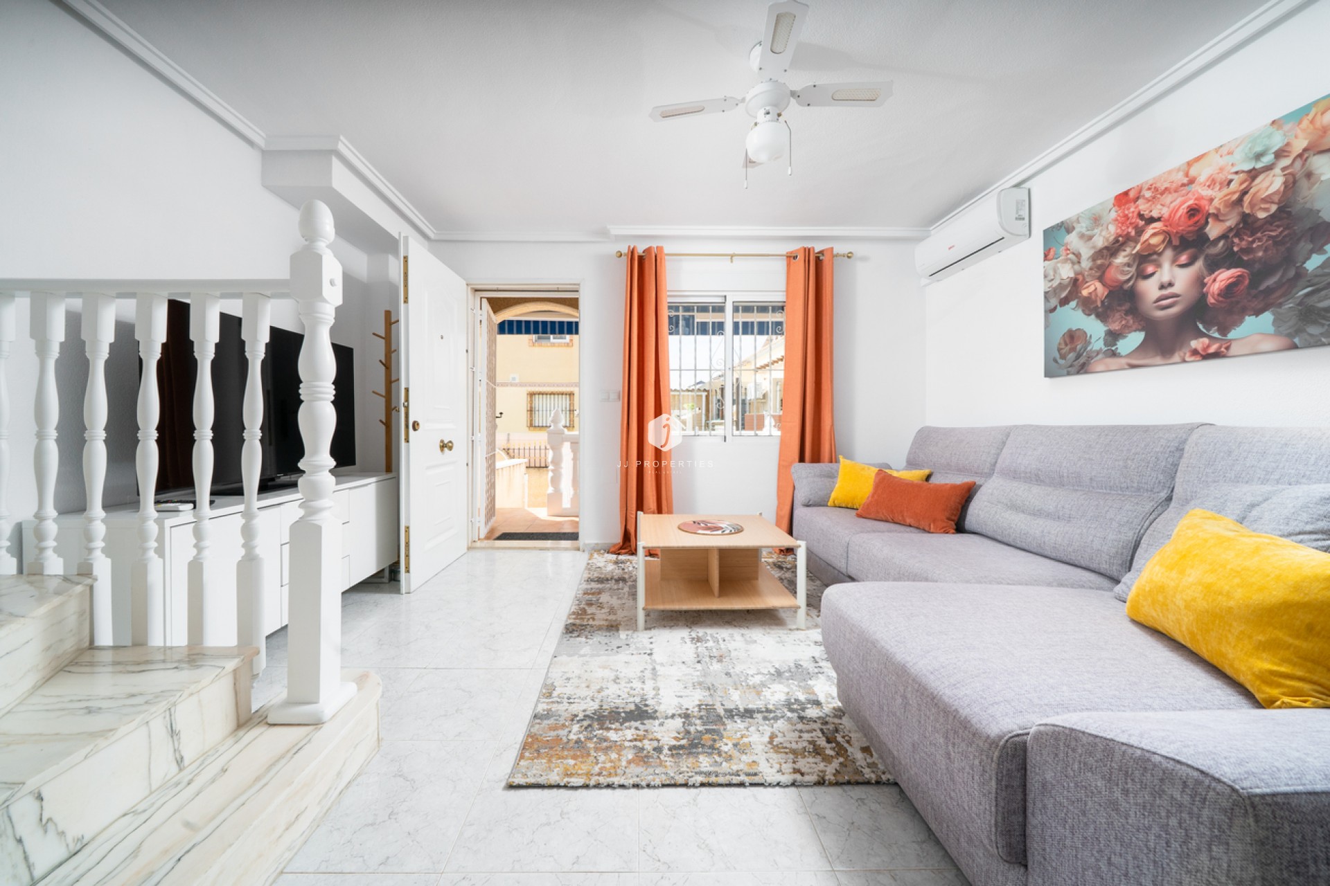 Z drugiej ręki - Szalet -
Orihuela Costa - Los Almendros - La Florida