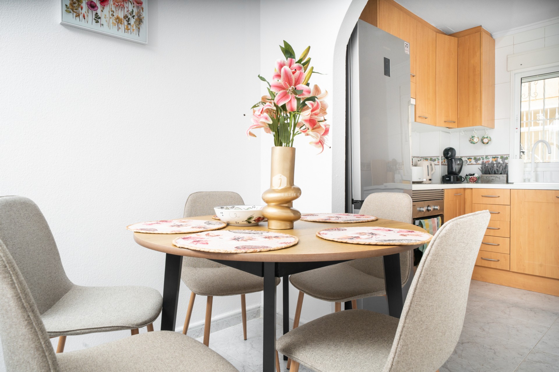 Z drugiej ręki - Szalet -
Orihuela Costa - Los Almendros - La Florida