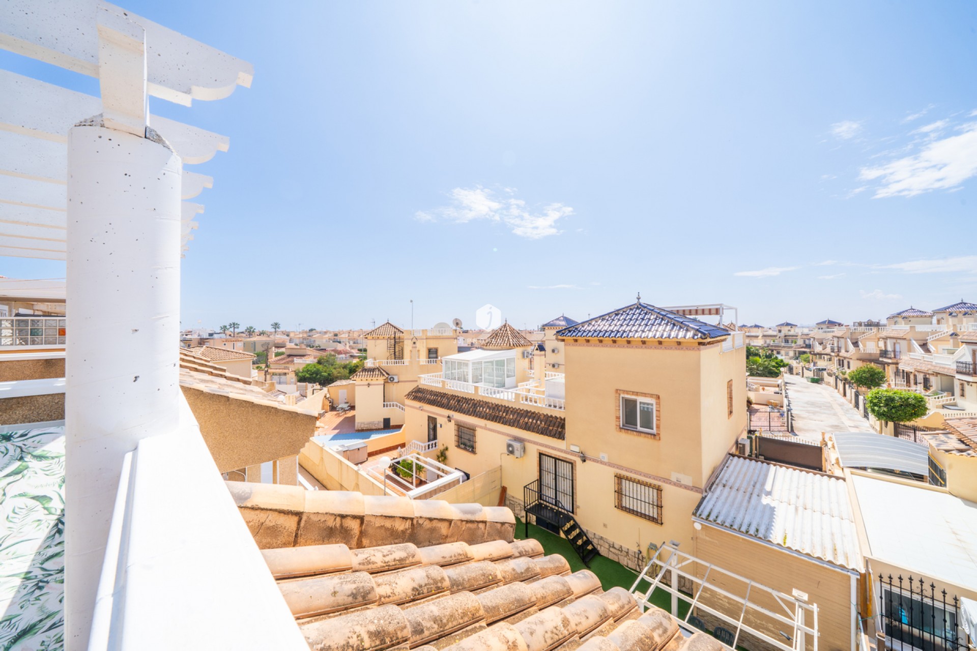 Z drugiej ręki - Szalet -
Orihuela Costa - Los Almendros - La Florida