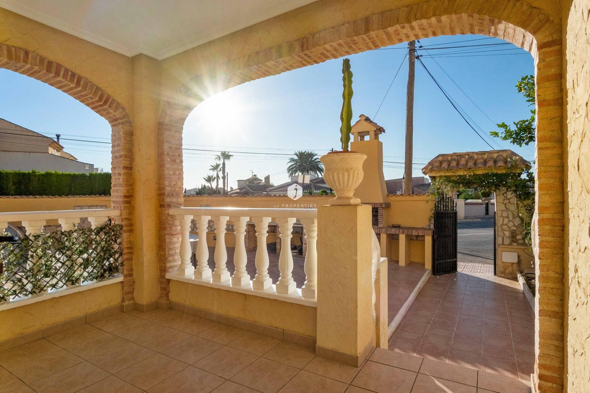 Z drugiej ręki - Szalet -
Orihuela Costa - Los Almendros-la Florida
