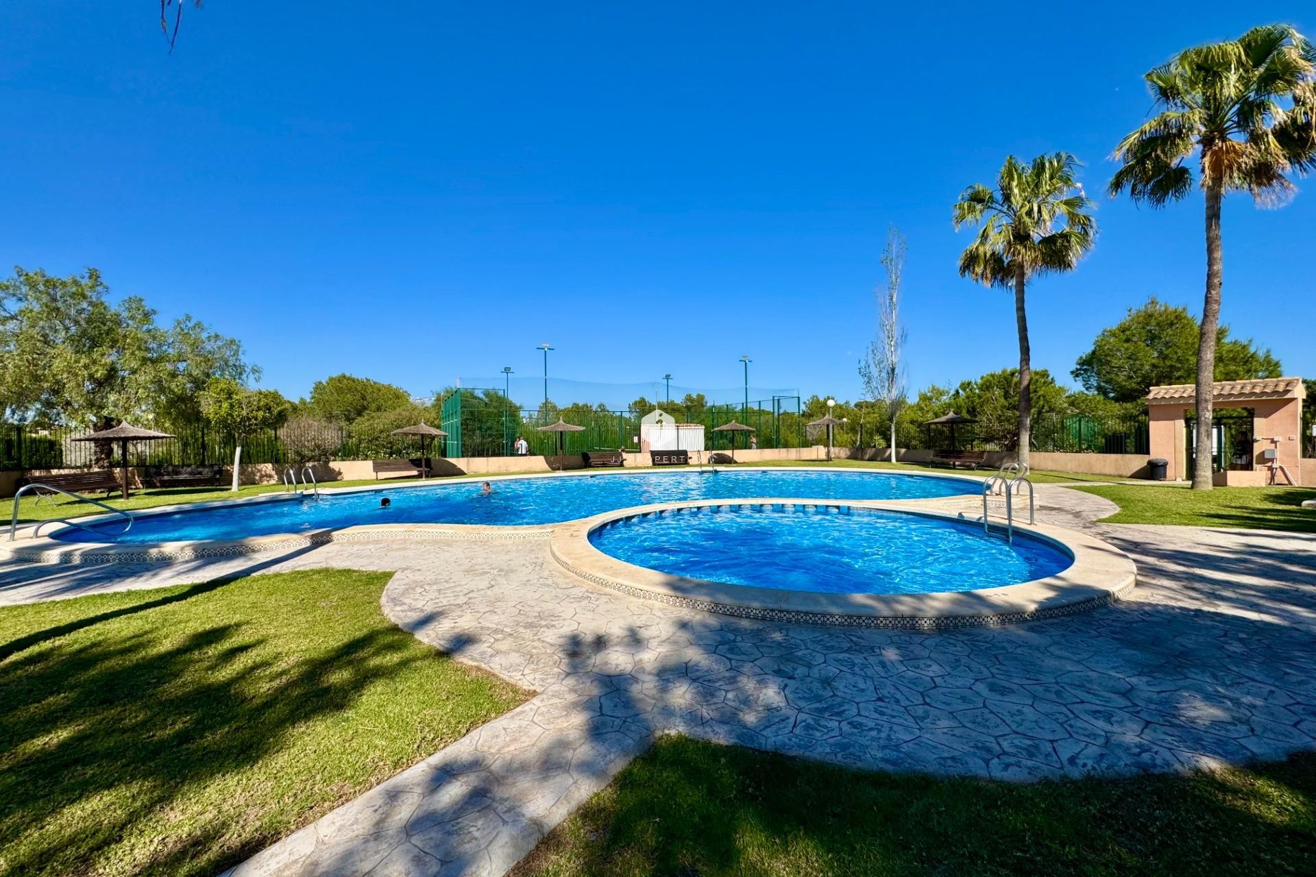 Z drugiej ręki - Szalet -
Orihuela Costa - Los Altos