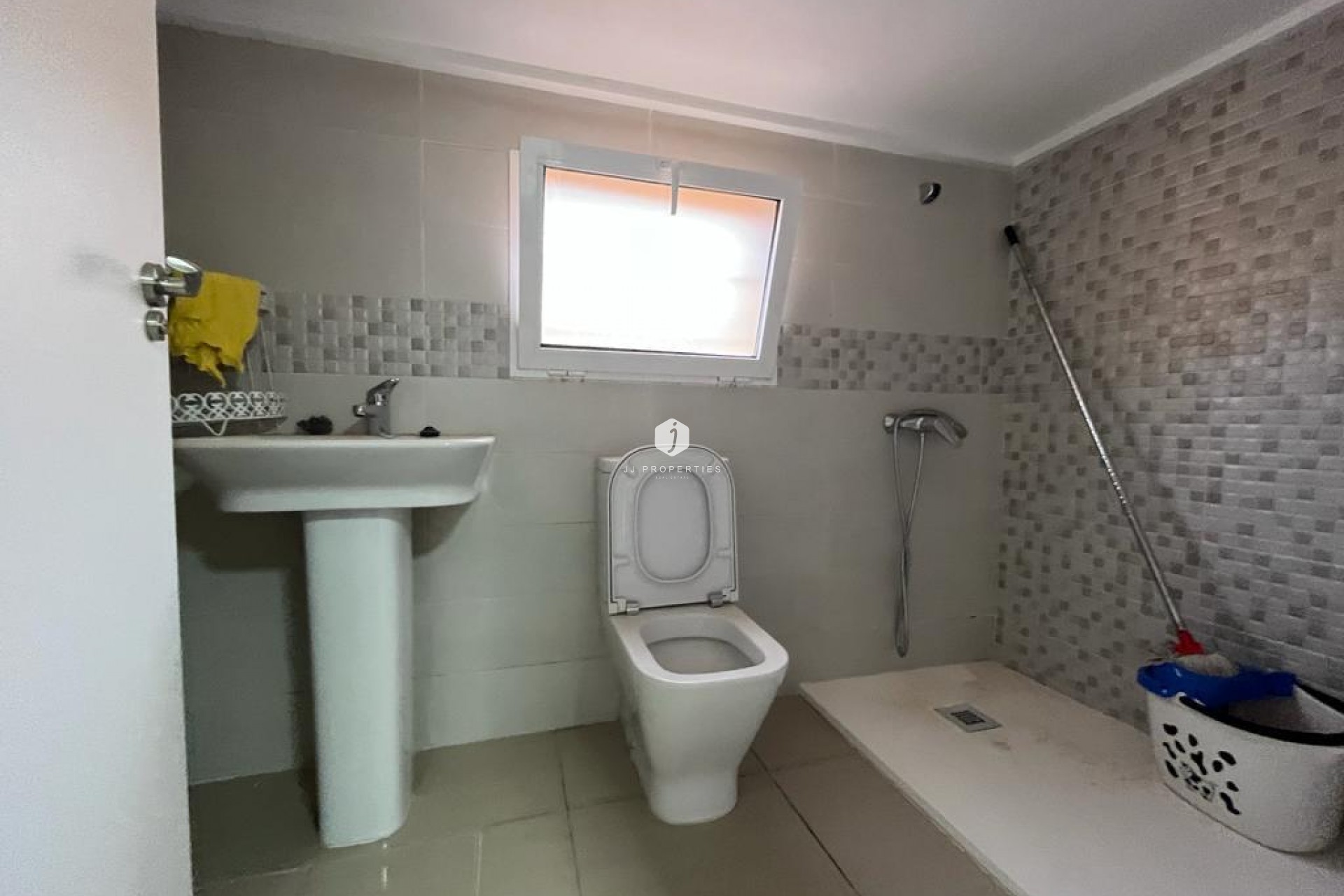 Z drugiej ręki - Szalet -
Orihuela Costa - Montezenia