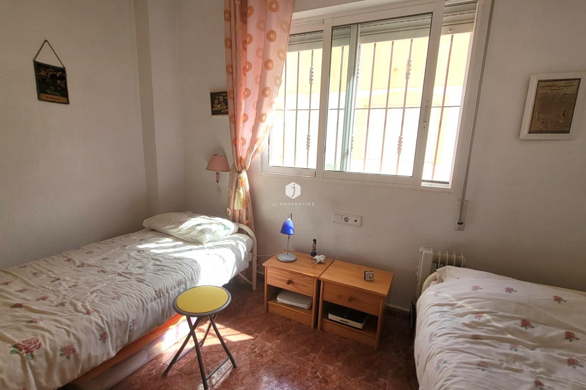 Z drugiej ręki - Szalet -
Orihuela Costa - Playa Flamenca