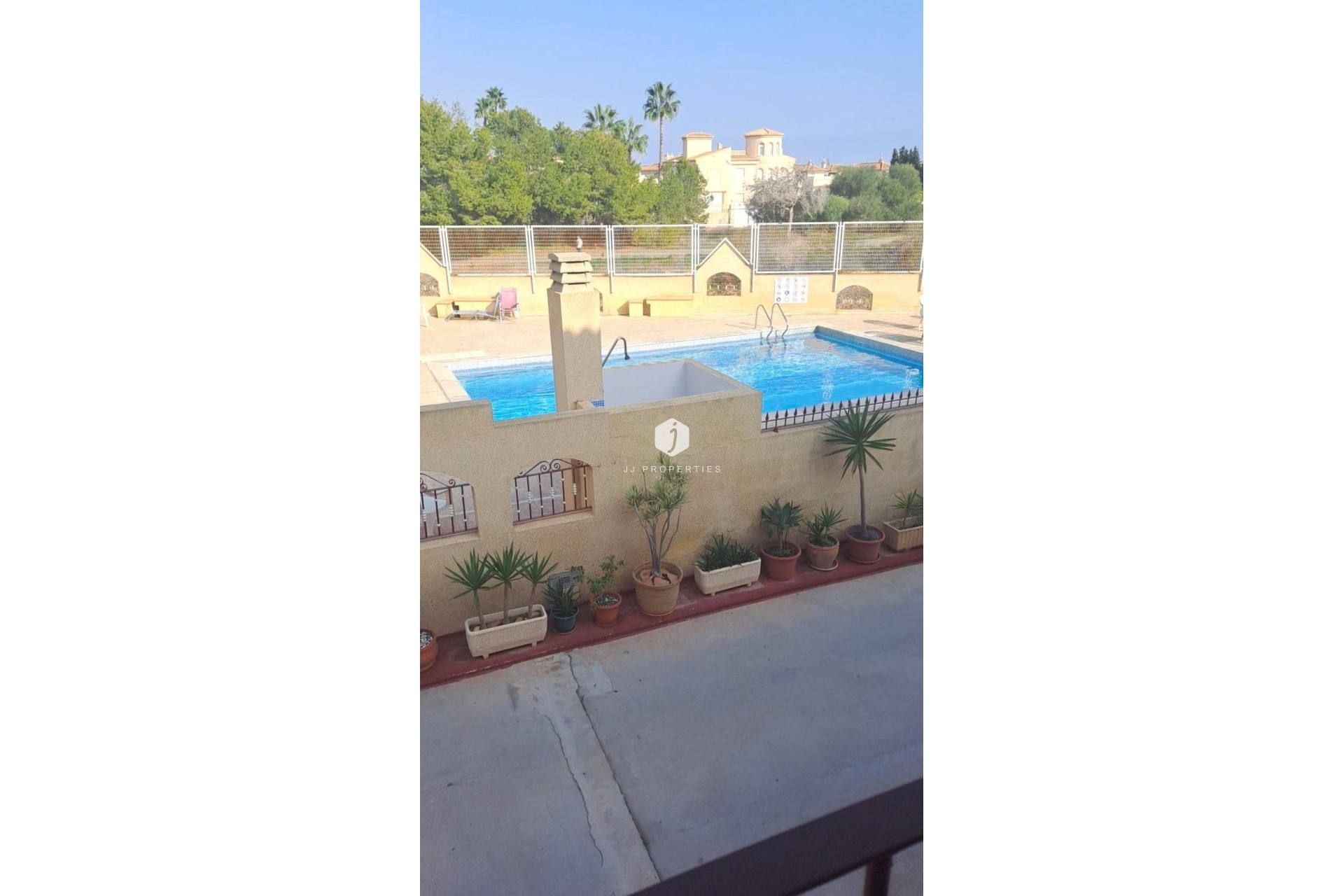 Z drugiej ręki - Szalet -
Orihuela Costa - Playa Flamenca