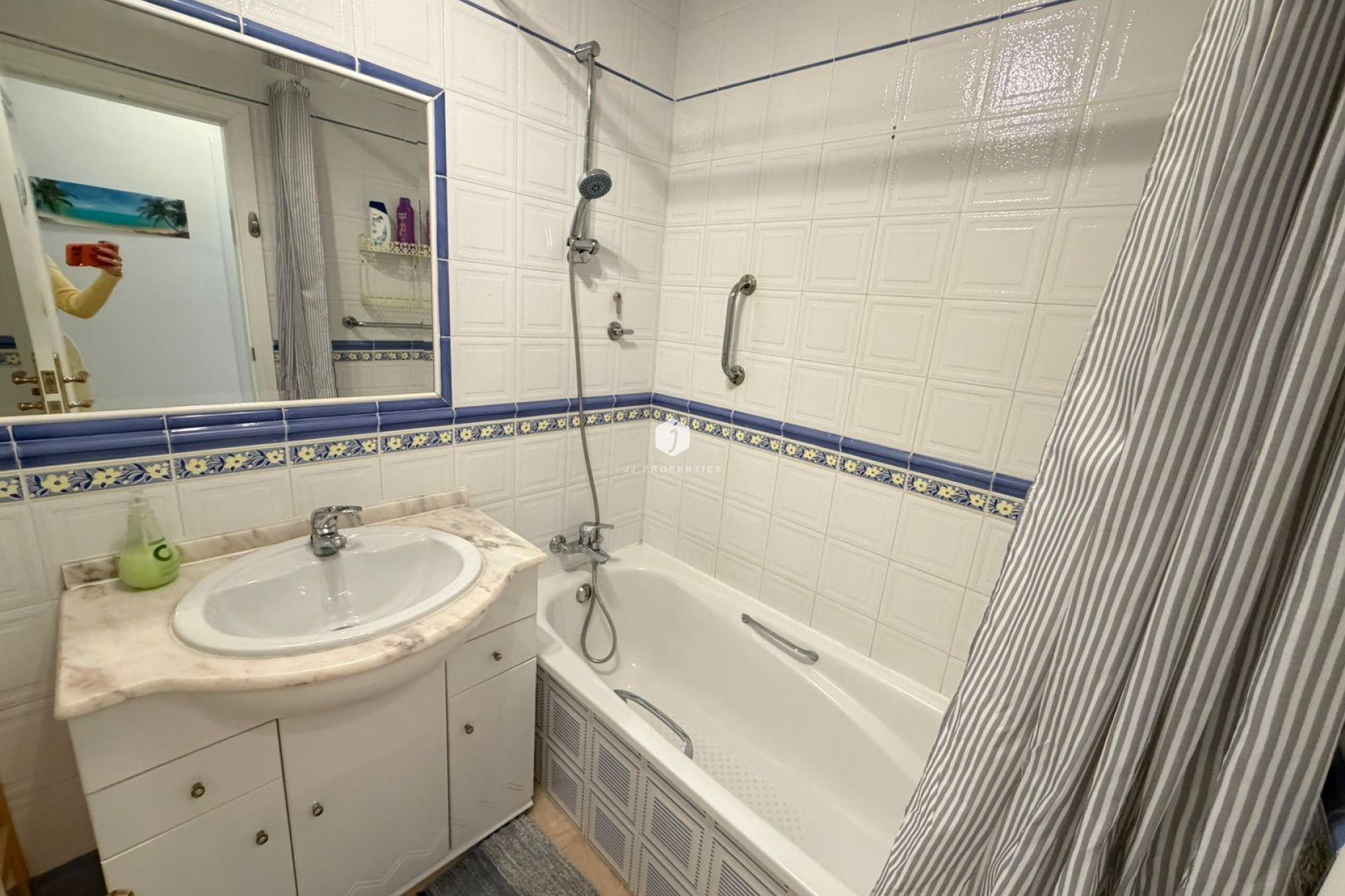 Z drugiej ręki - Szalet -
Orihuela Costa - Playa Flamenca