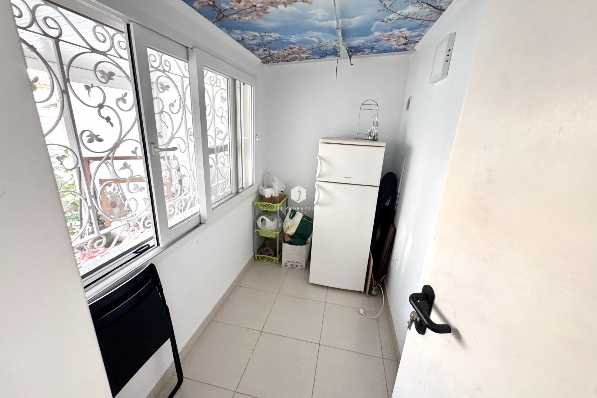 Z drugiej ręki - Szalet -
Orihuela Costa - Playa Flamenca