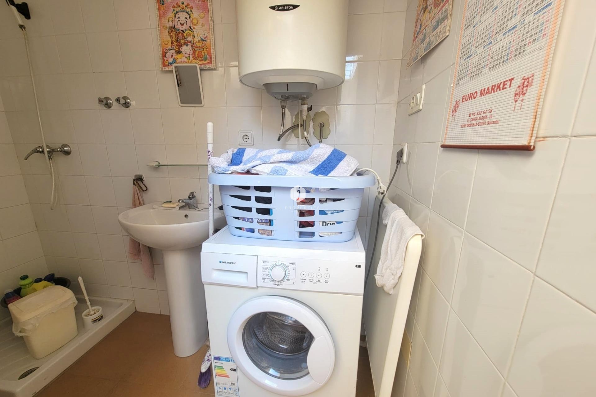 Z drugiej ręki - Szalet -
Orihuela Costa - Playa Flamenca