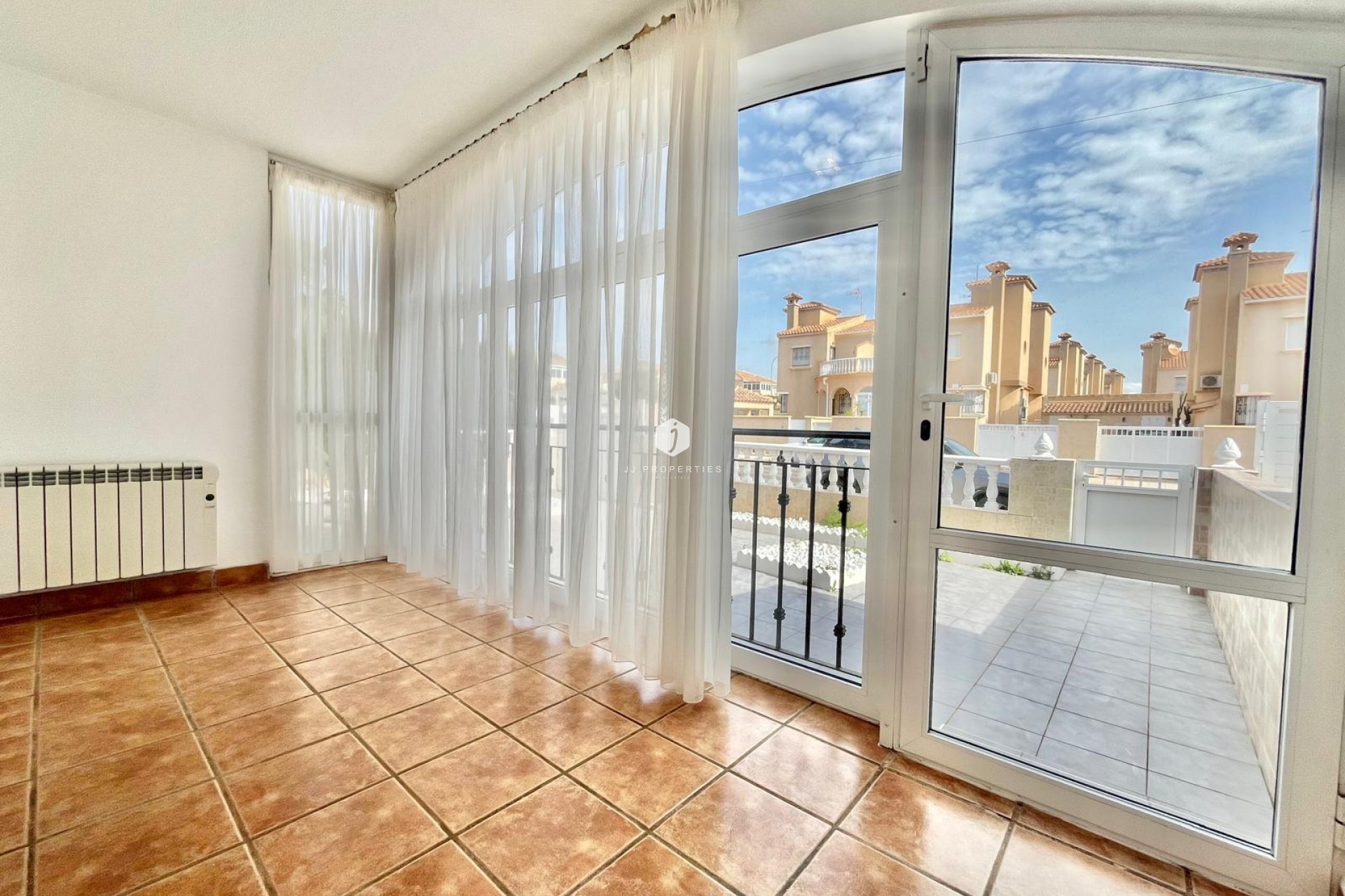 Z drugiej ręki - Szalet -
Orihuela Costa - Playa Flamenca