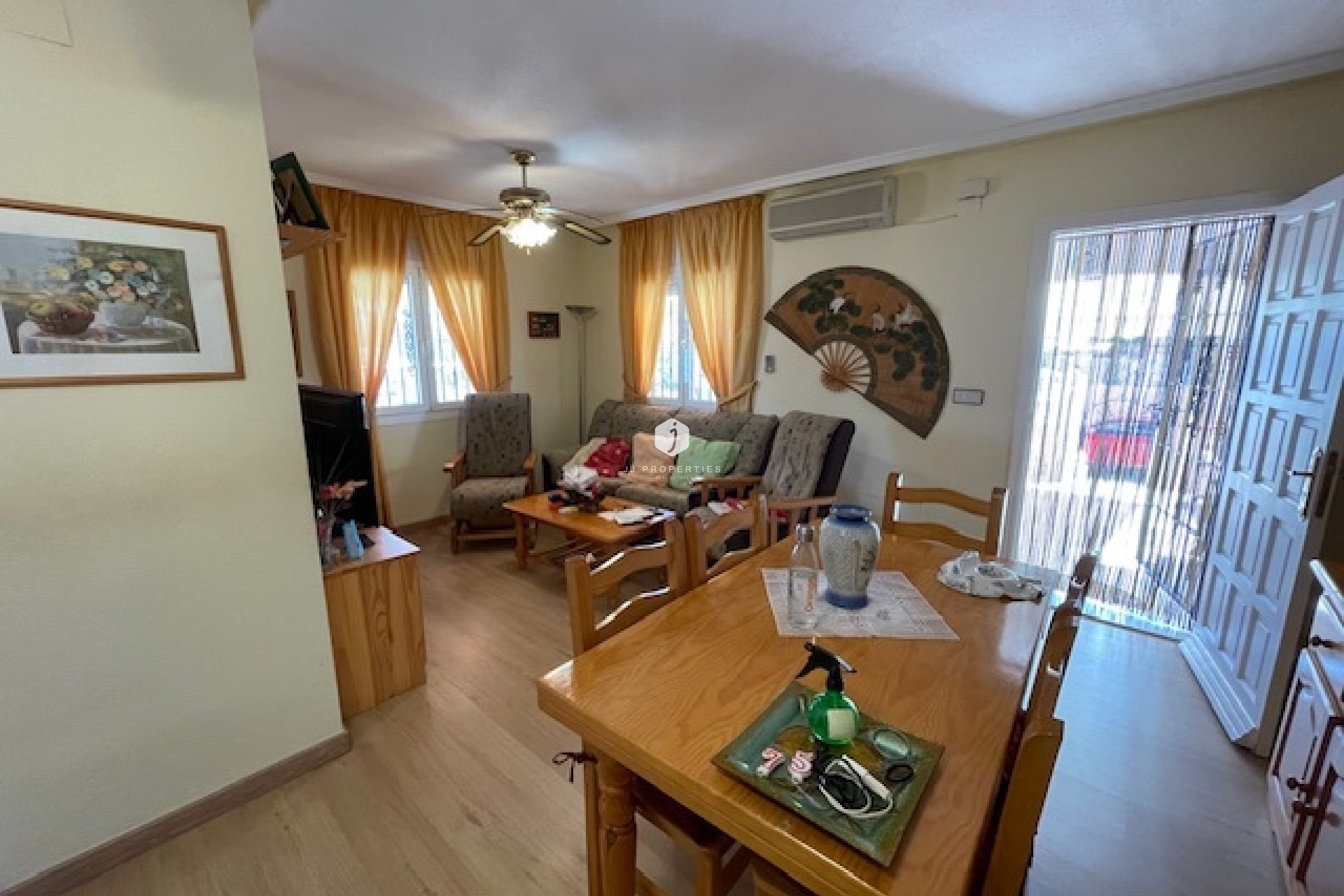 Z drugiej ręki - Szalet -
Orihuela Costa