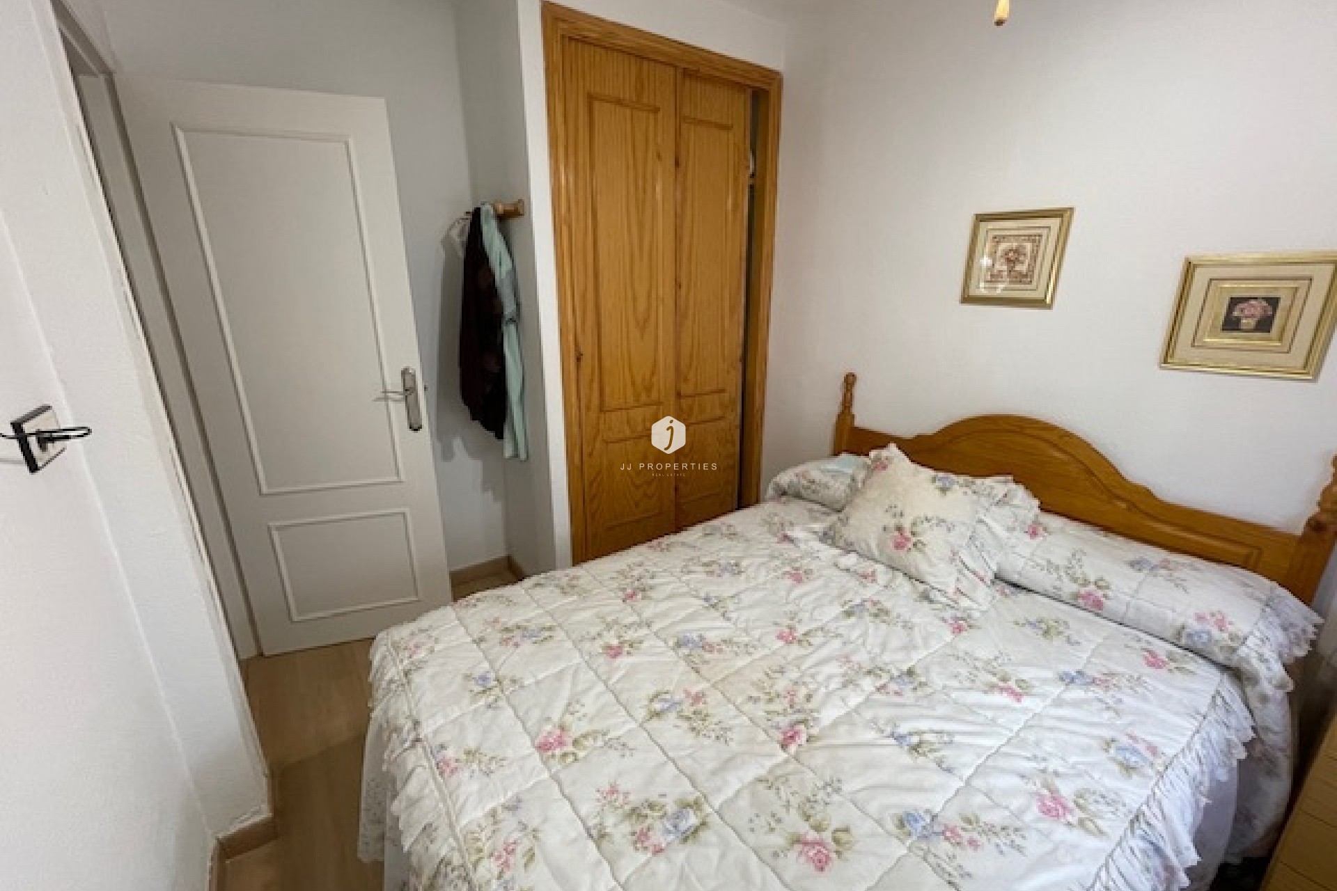 Z drugiej ręki - Szalet -
Orihuela Costa