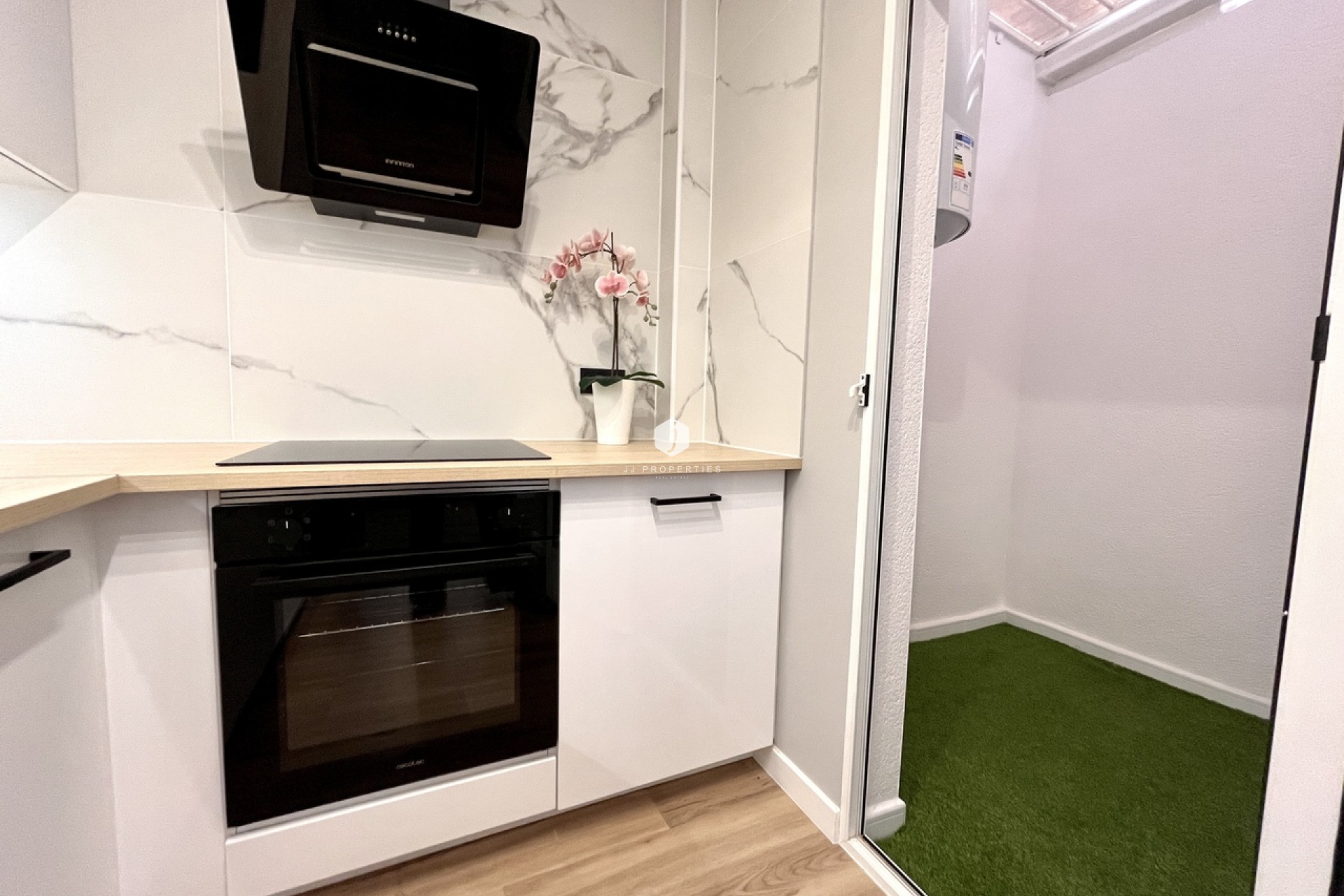 Z drugiej ręki - Szalet -
Playa Flamenca - Costa Blanca