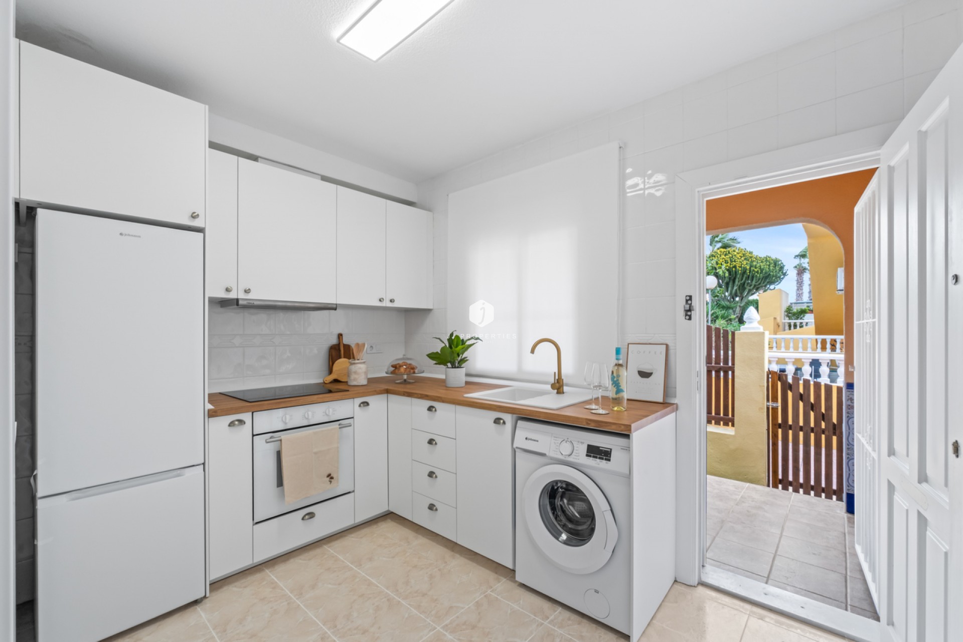 Z drugiej ręki - Szalet -
Playa Flamenca - Costa Blanca