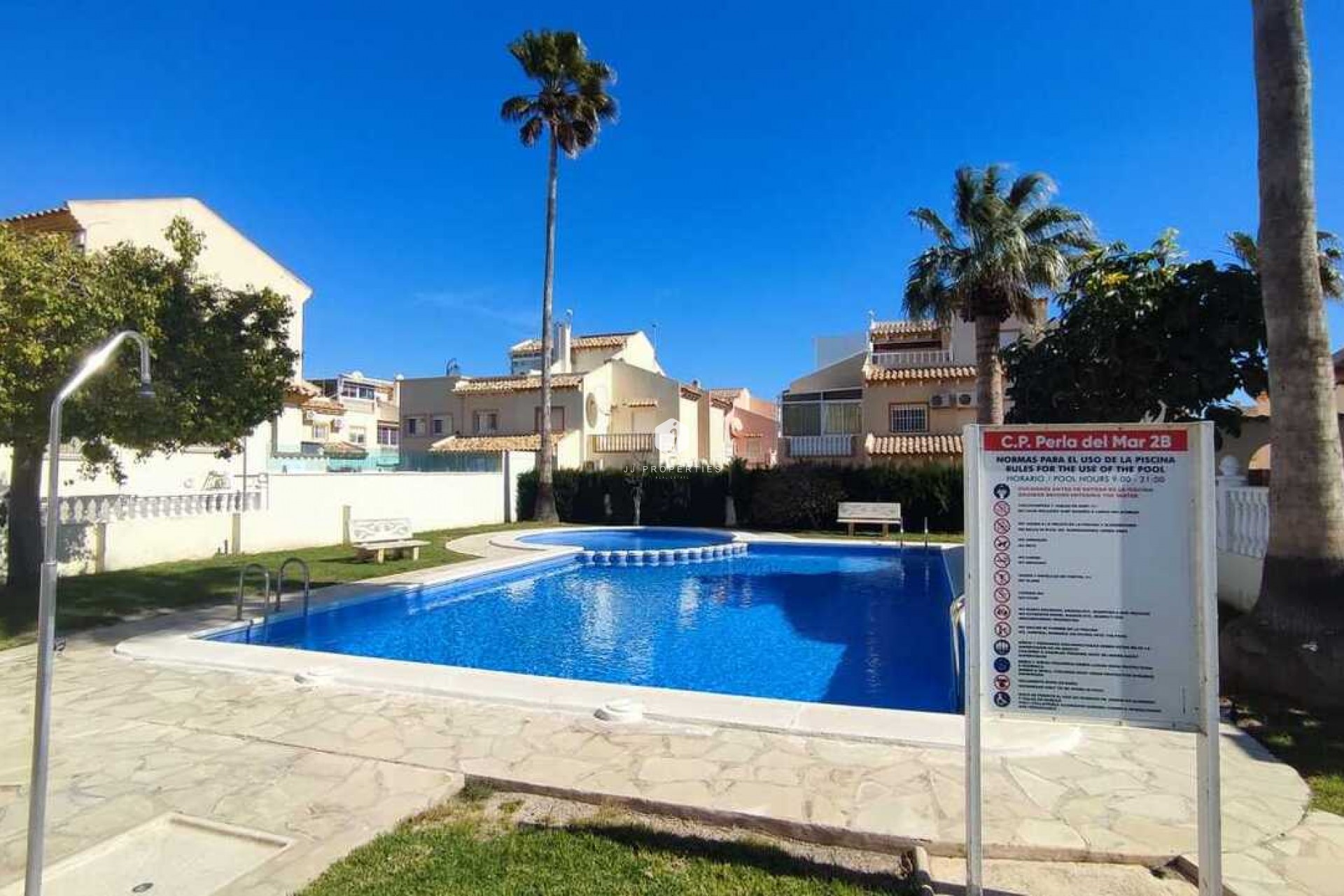 Z drugiej ręki - Szalet -
Playa Flamenca - Costa Blanca