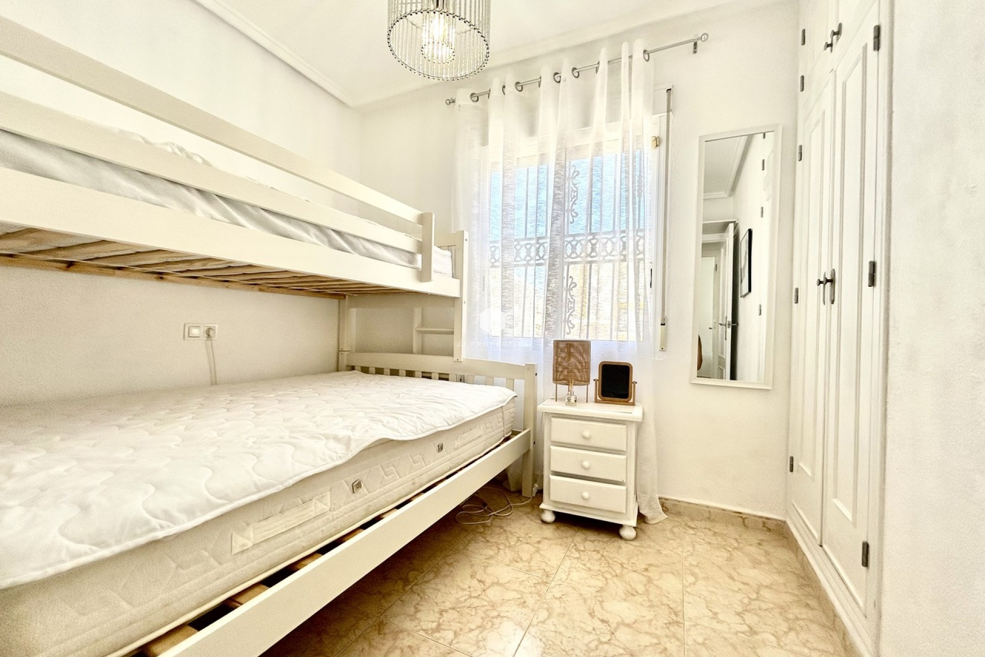 Z drugiej ręki - Szalet -
Punta Prima - Costa Blanca