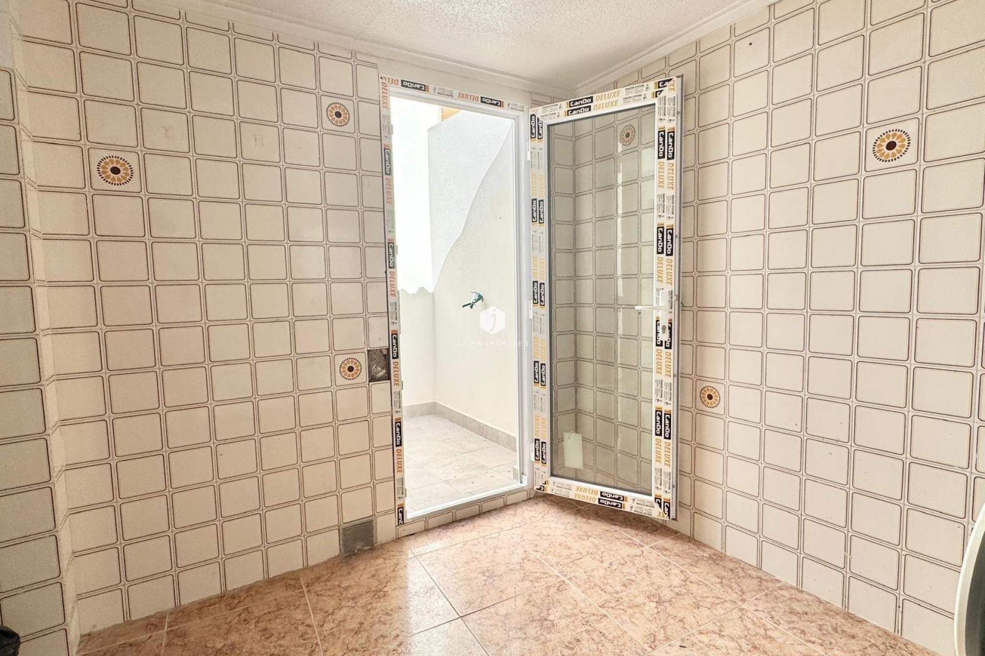 Z drugiej ręki - Szalet -
Rojales - Las Cuevas