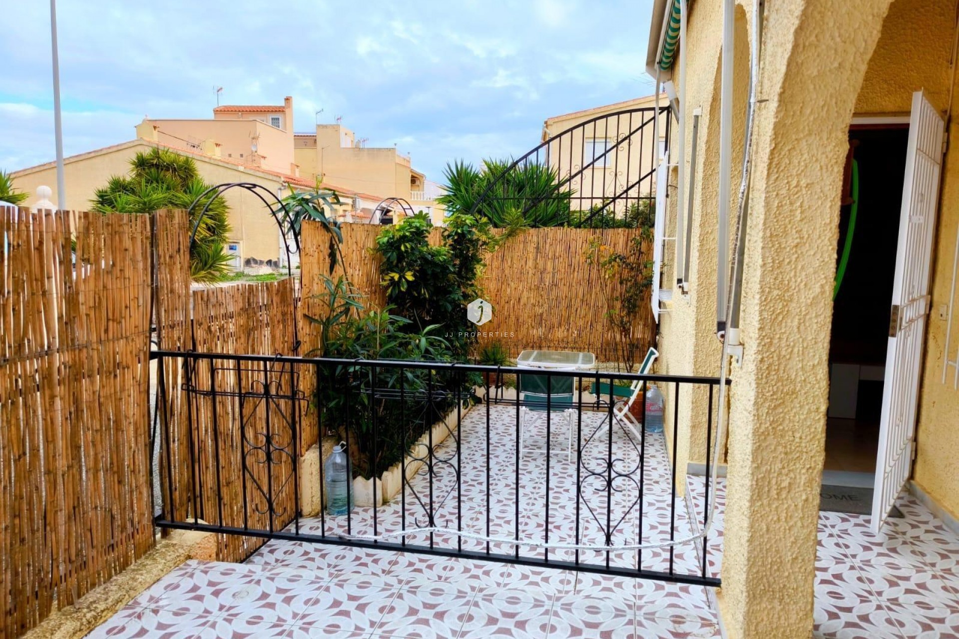 Z drugiej ręki - Szalet -
San Fulgencio - La Marina - Urb. La Marina