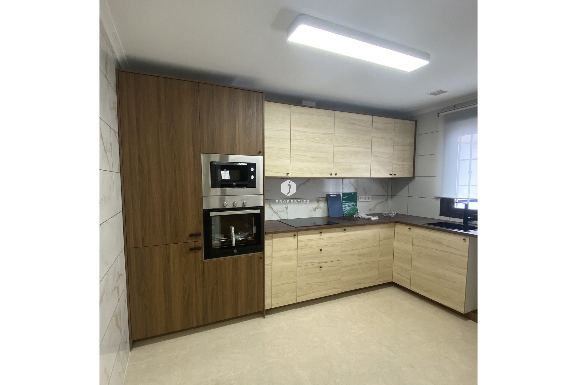 Z drugiej ręki - Szalet -
San Miguel de Salinas - Inland