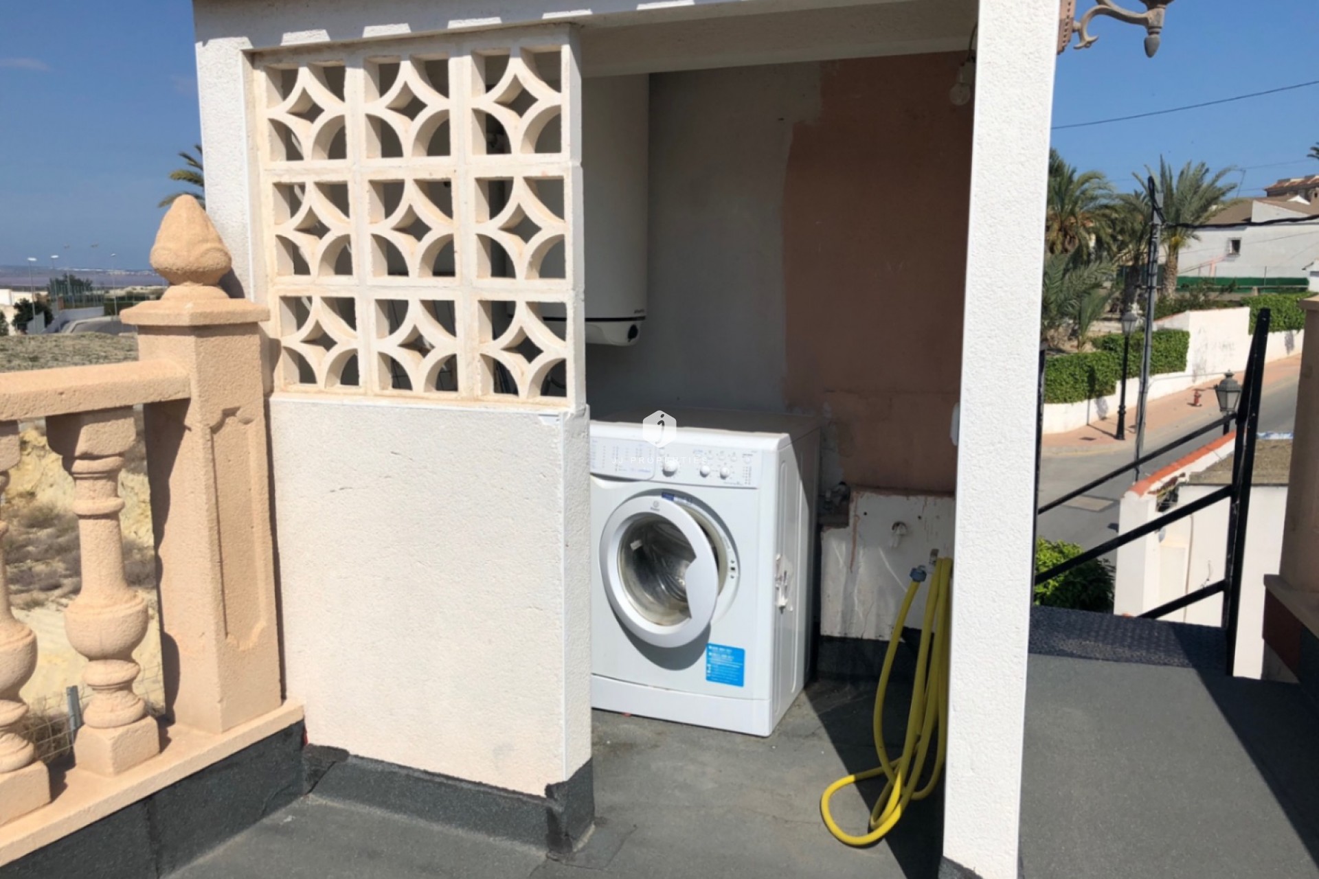 Z drugiej ręki - Szalet -
San Miguel de Salinas - Inland