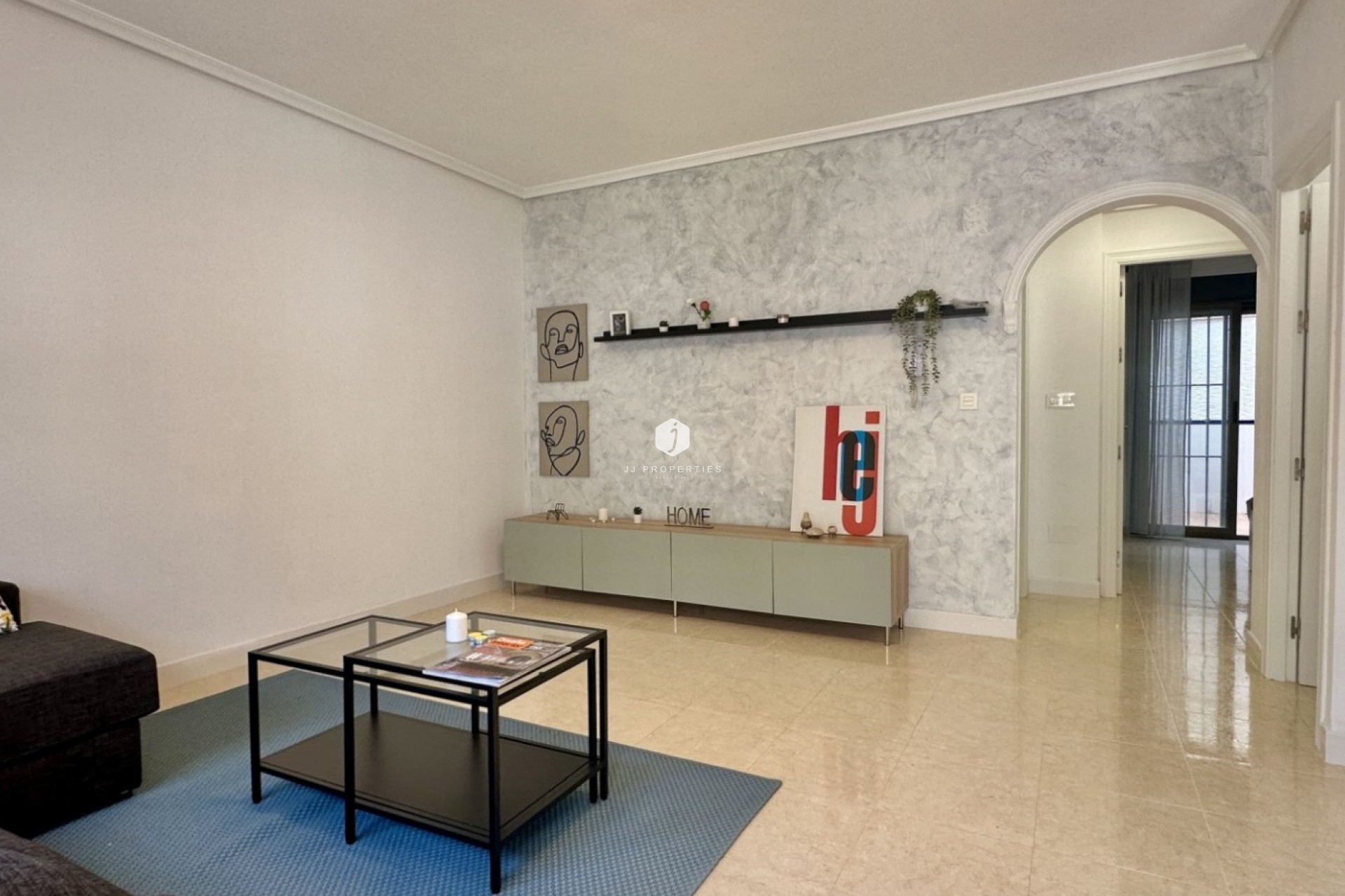 Z drugiej ręki - Szalet -
San Miguel de Salinas - Inland