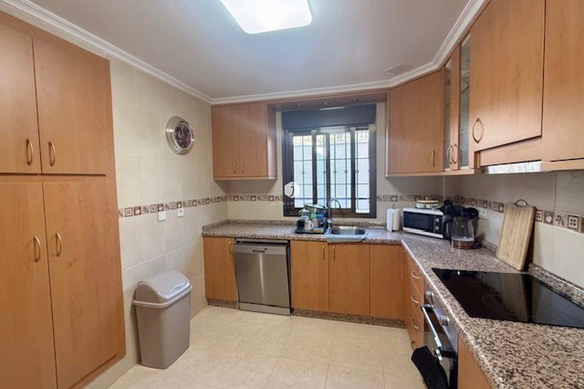 Z drugiej ręki - Szalet -
San Miguel de Salinas - Inland