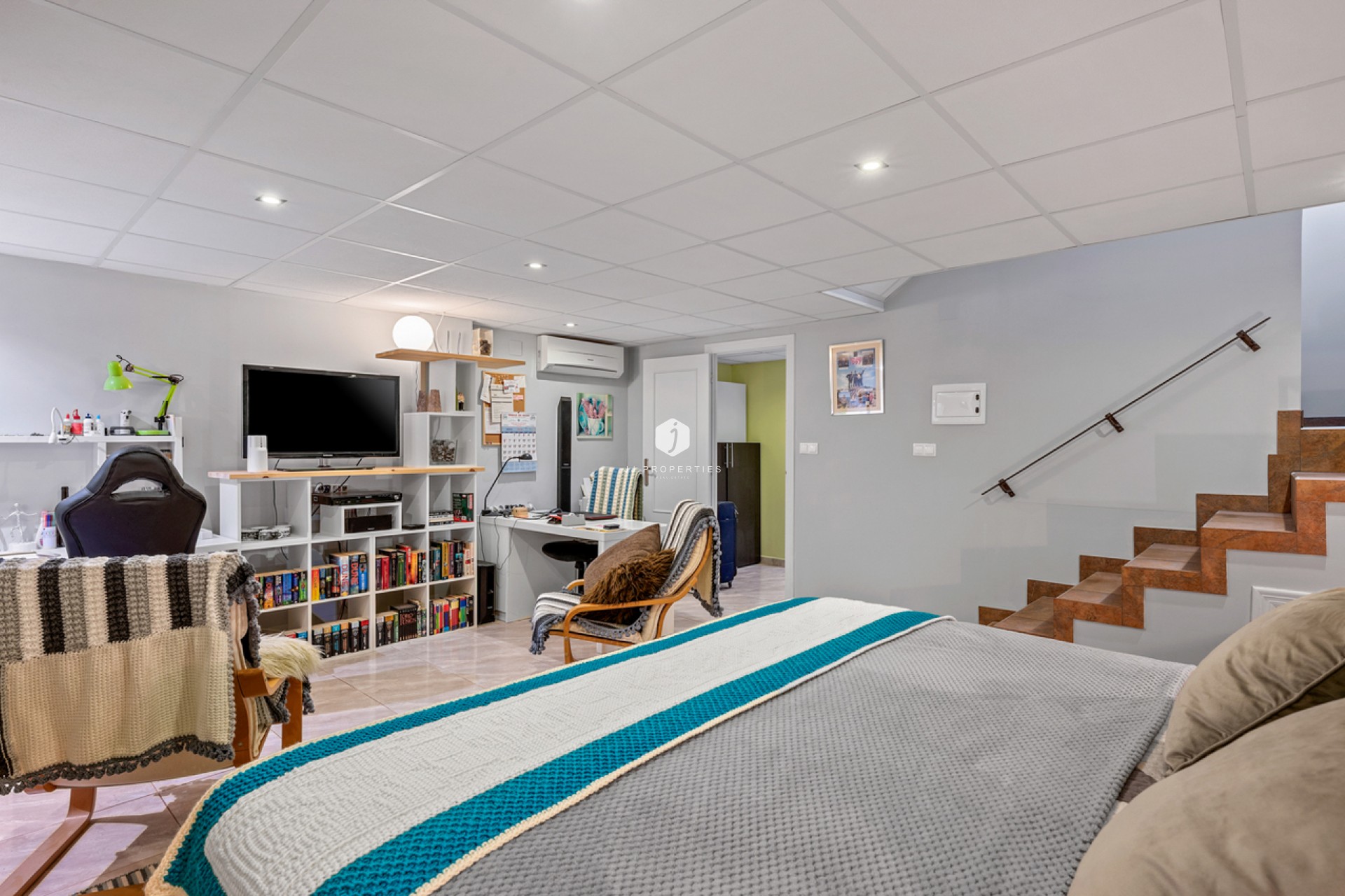 Z drugiej ręki - Szalet -
San Miguel de Salinas - Inland