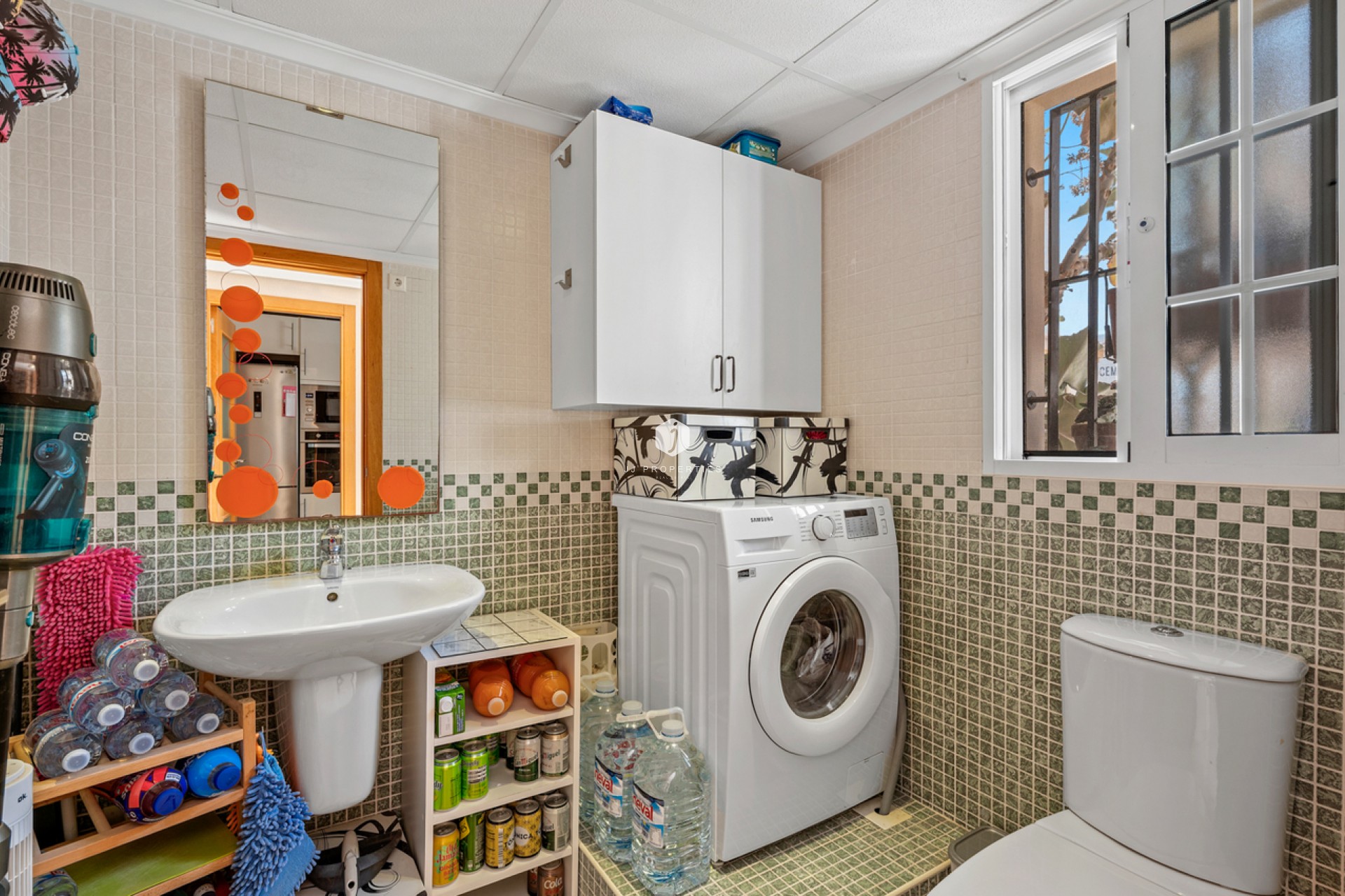 Z drugiej ręki - Szalet -
San Miguel de Salinas - Inland