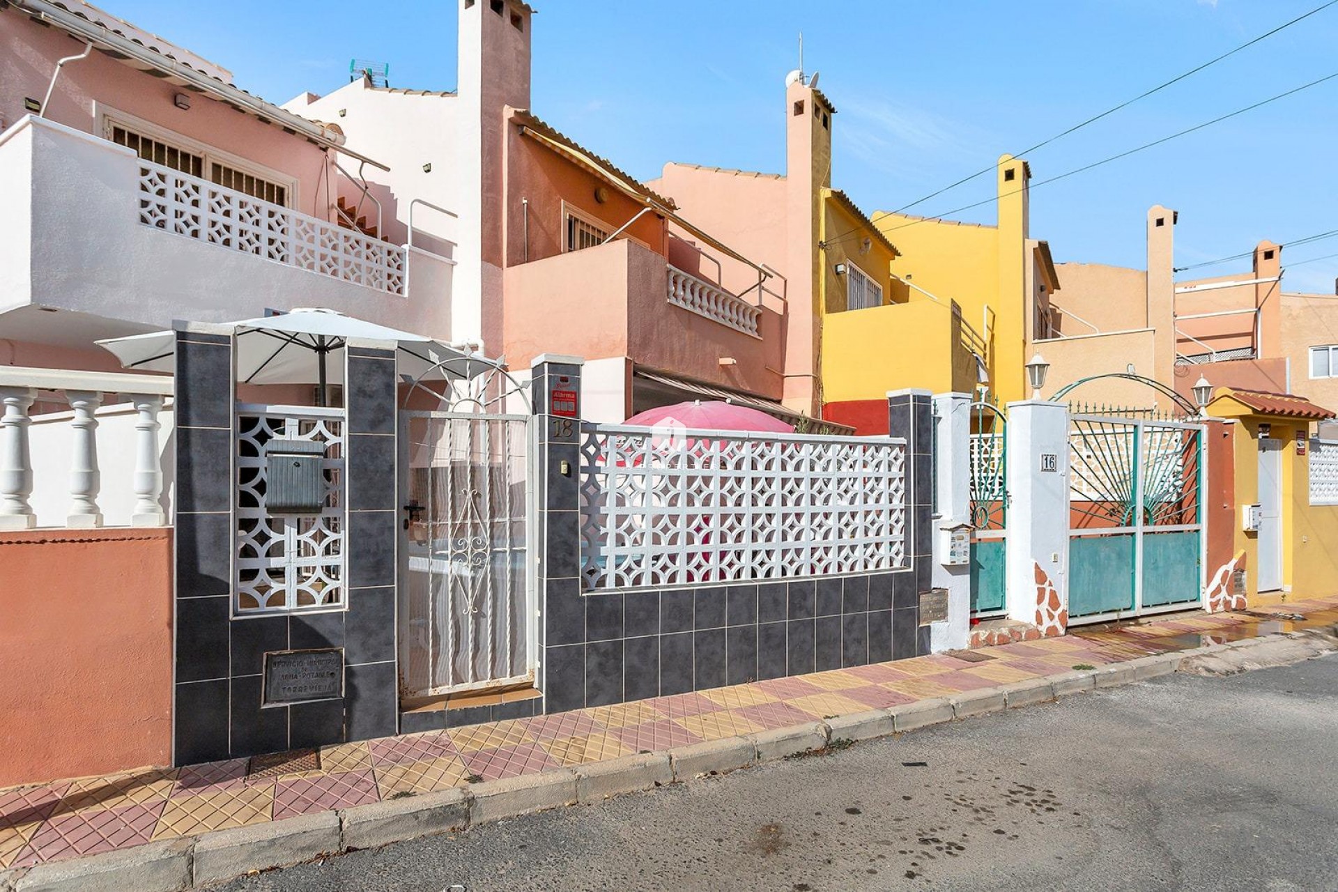 Z drugiej ręki - Szalet -
Torrevieja - Aguas Nuevas 1