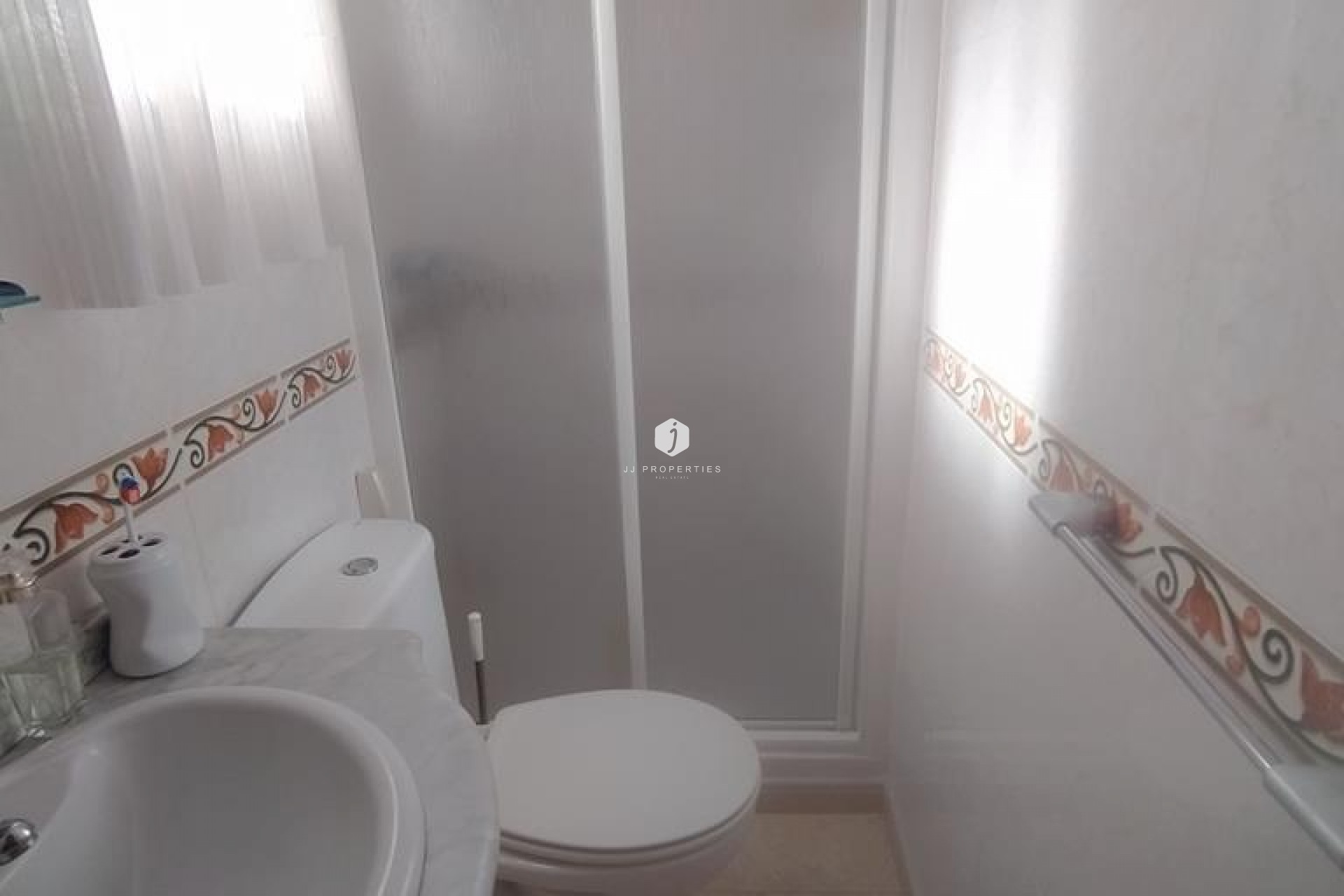 Z drugiej ręki - Szalet -
Torrevieja - AGUAS NUEVAS 25