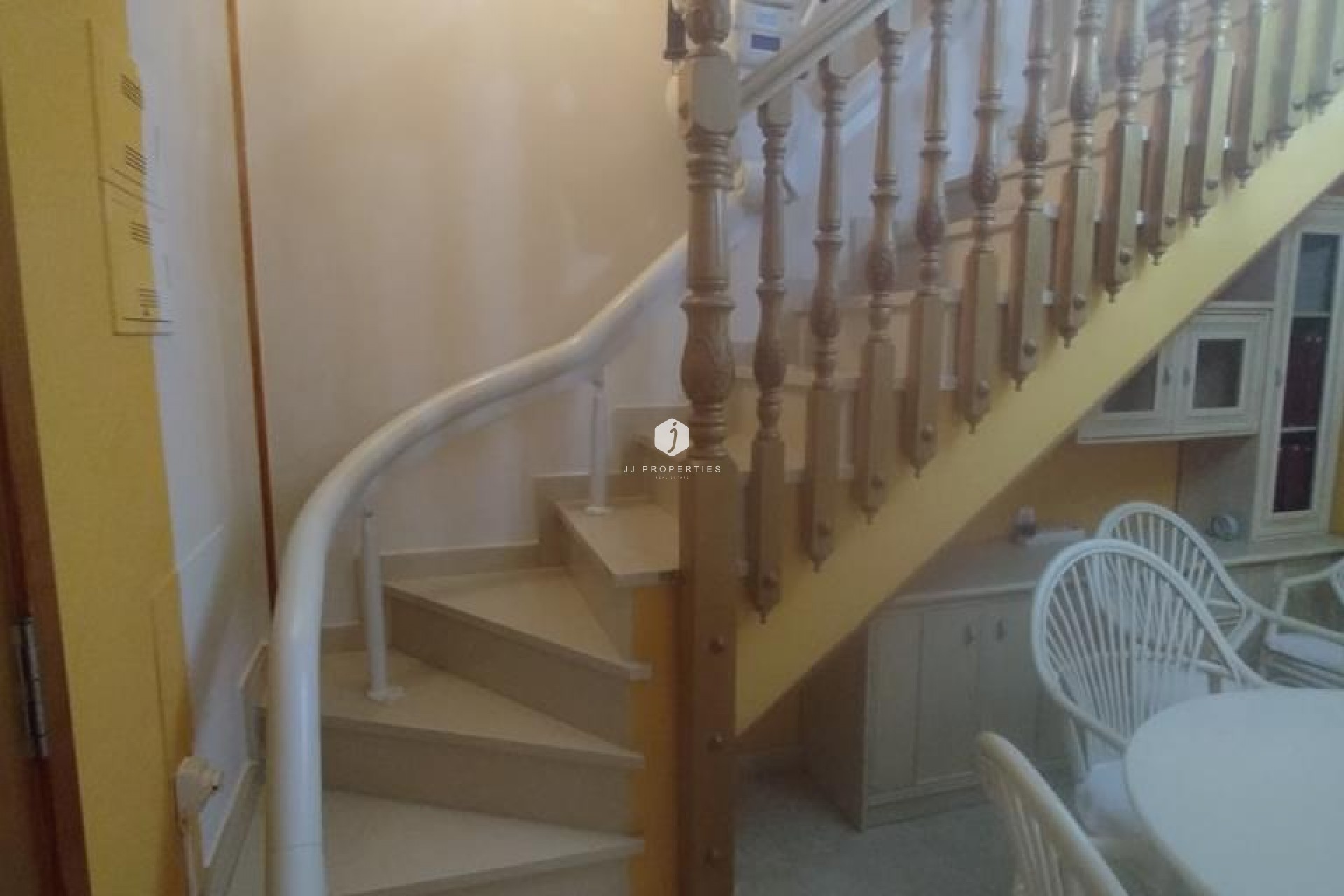 Z drugiej ręki - Szalet -
Torrevieja - AGUAS NUEVAS 25