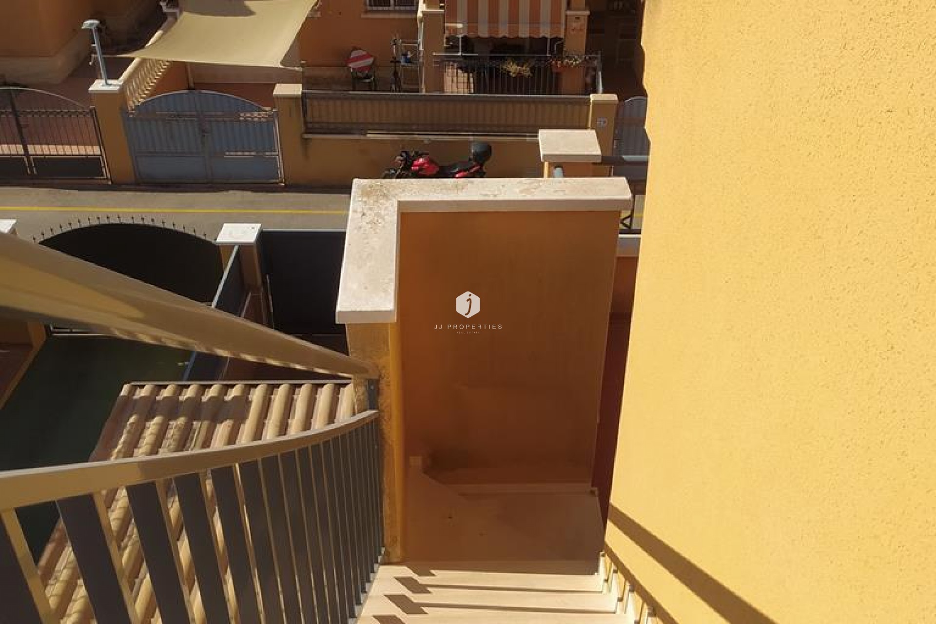 Z drugiej ręki - Szalet -
Torrevieja - AGUAS NUEVAS 25