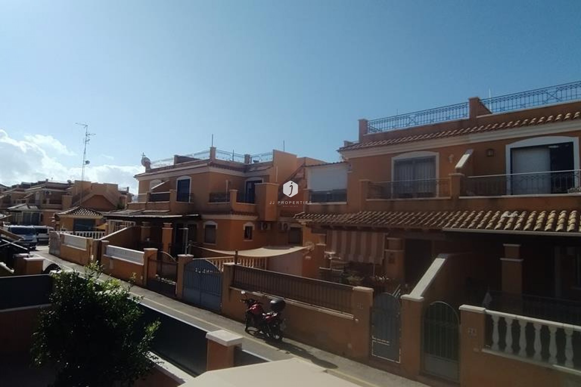 Z drugiej ręki - Szalet -
Torrevieja - AGUAS NUEVAS 25