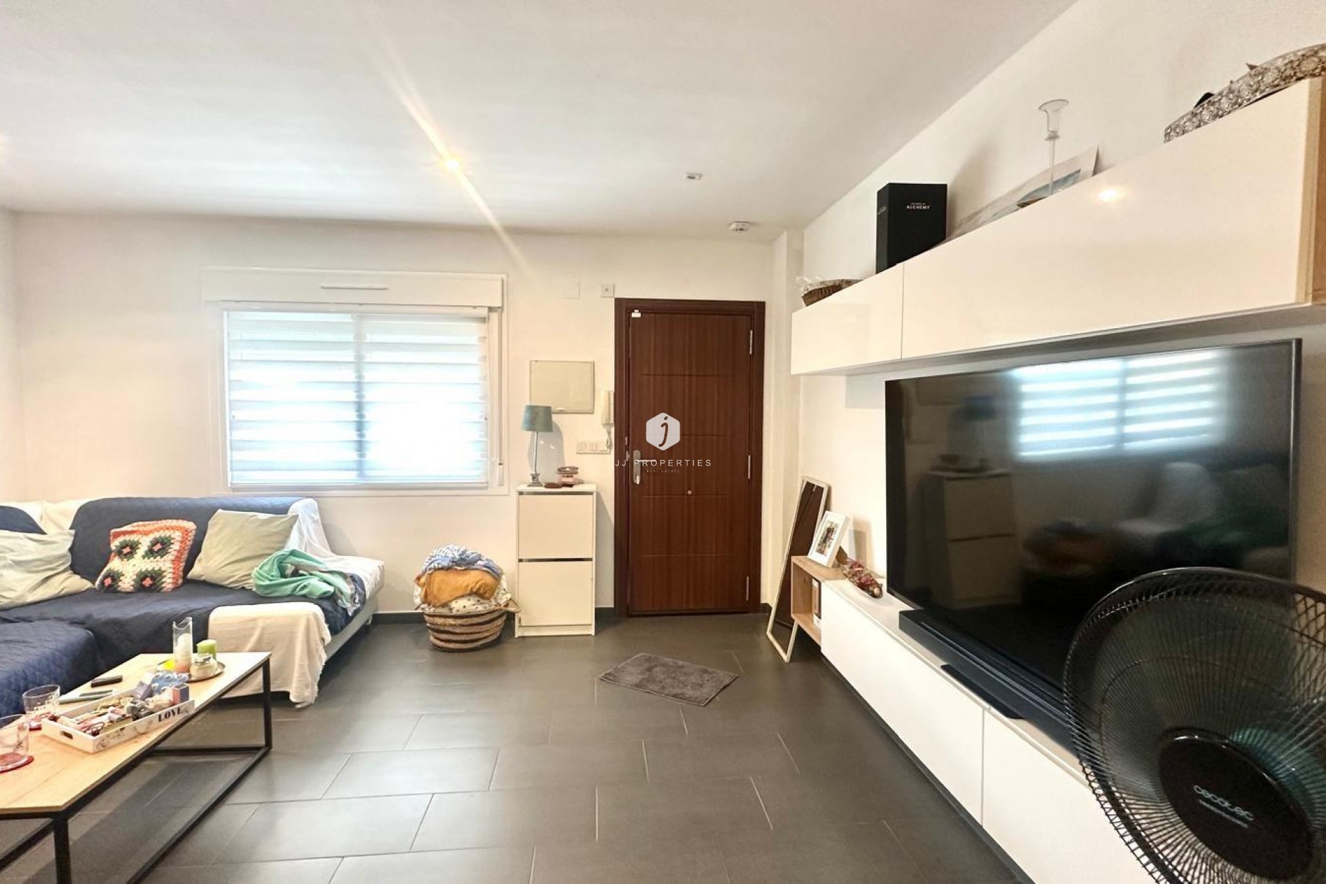 Z drugiej ręki - Szalet -
Torrevieja - aguas nuevas