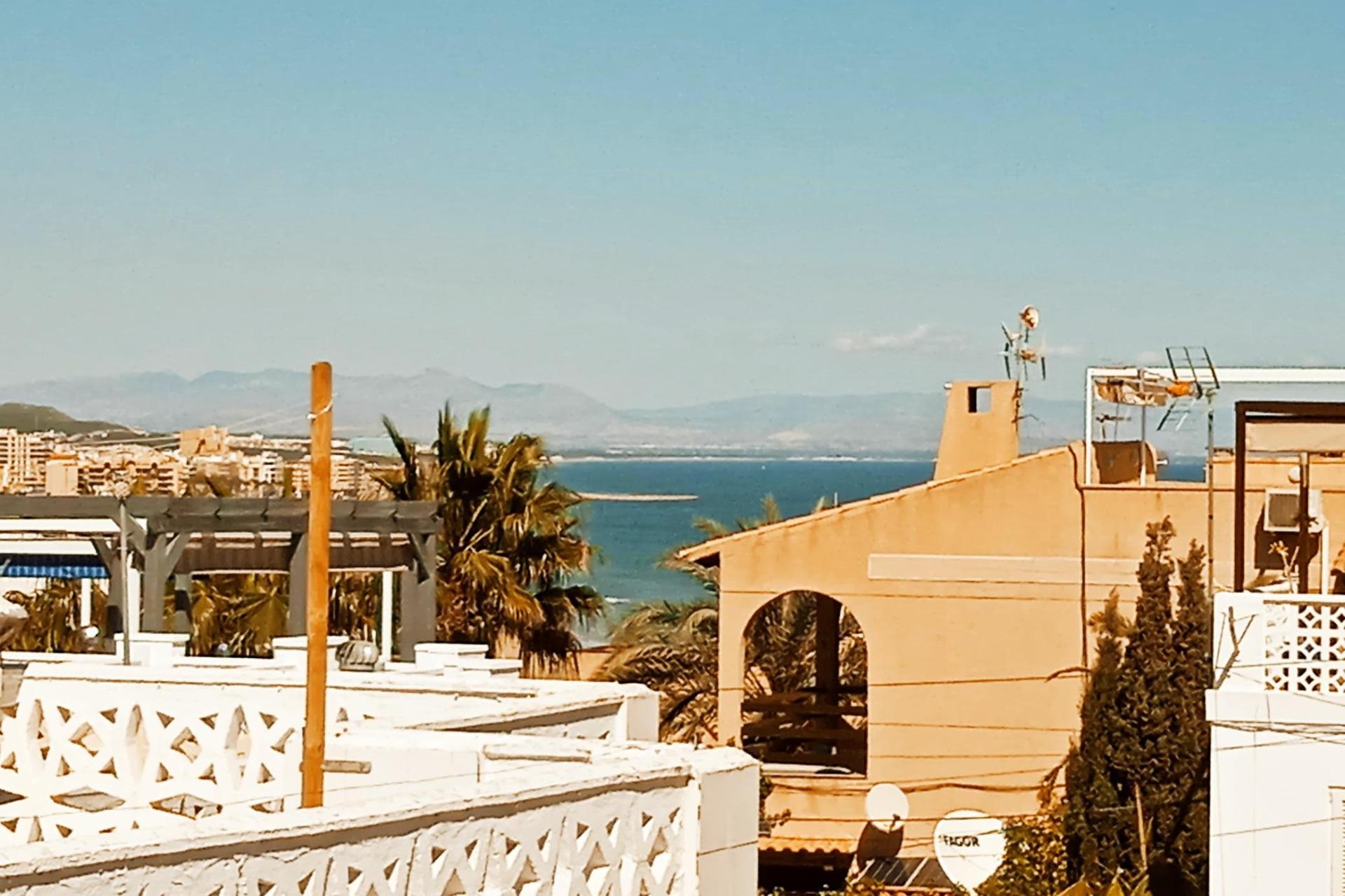 Z drugiej ręki - Szalet -
Torrevieja - Cabo cervera