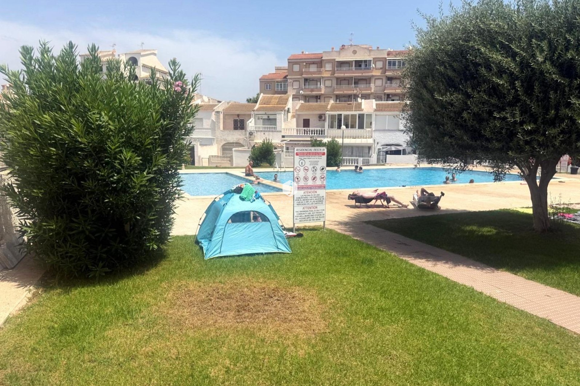 Z drugiej ręki - Szalet -
Torrevieja - Calas blanca