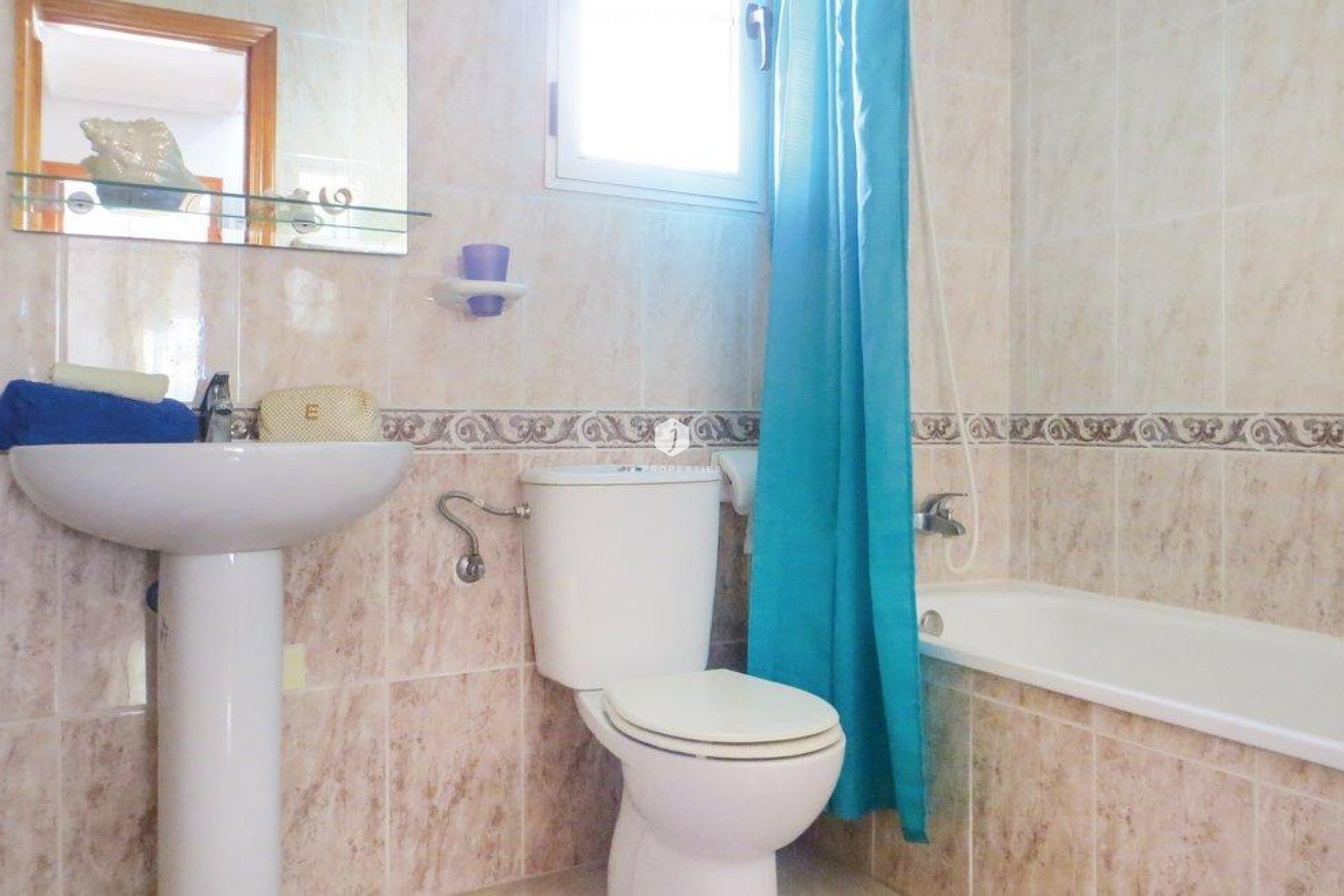 Z drugiej ręki - Szalet -
Torrevieja - Carrefour
