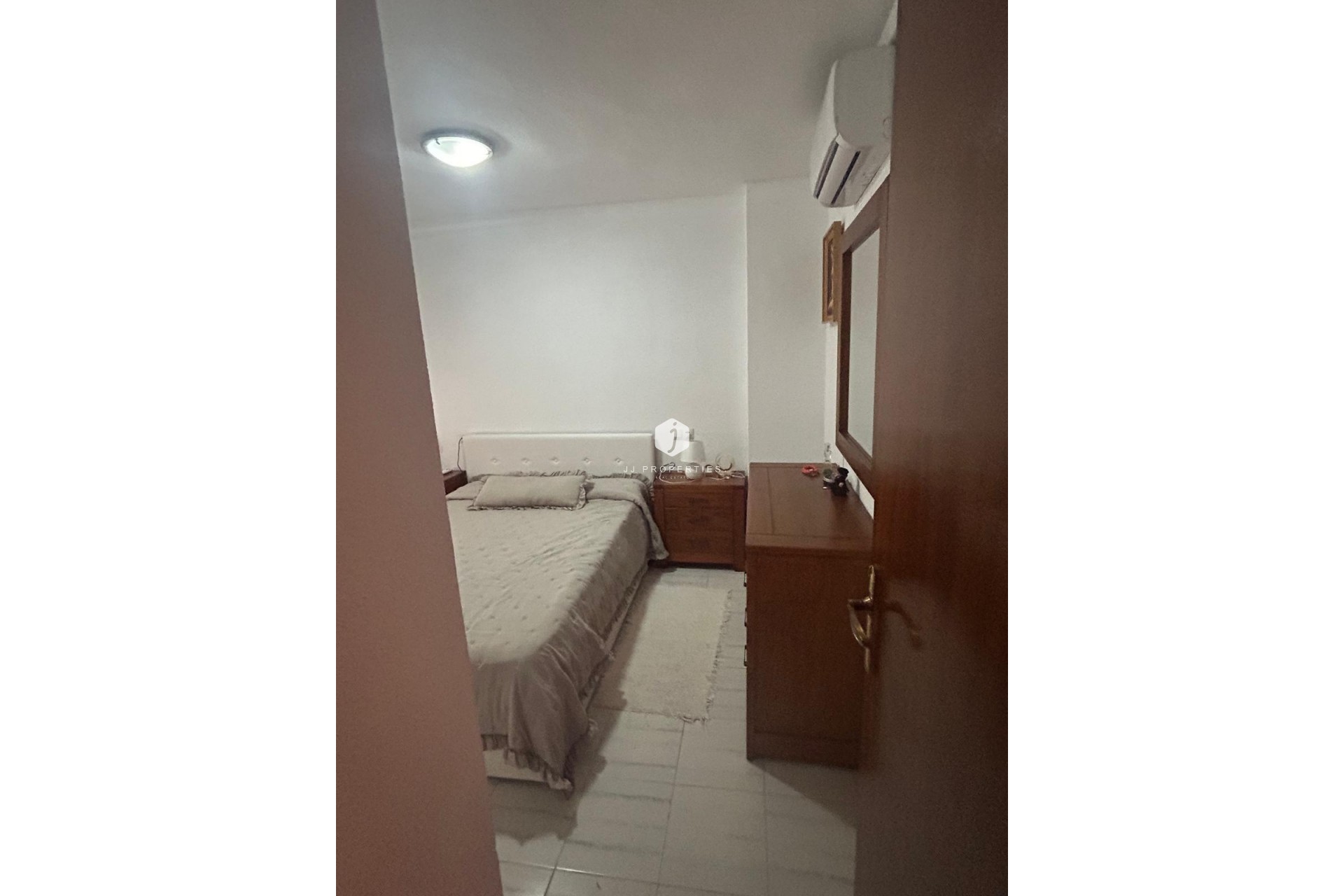 Z drugiej ręki - Szalet -
Torrevieja - Centro