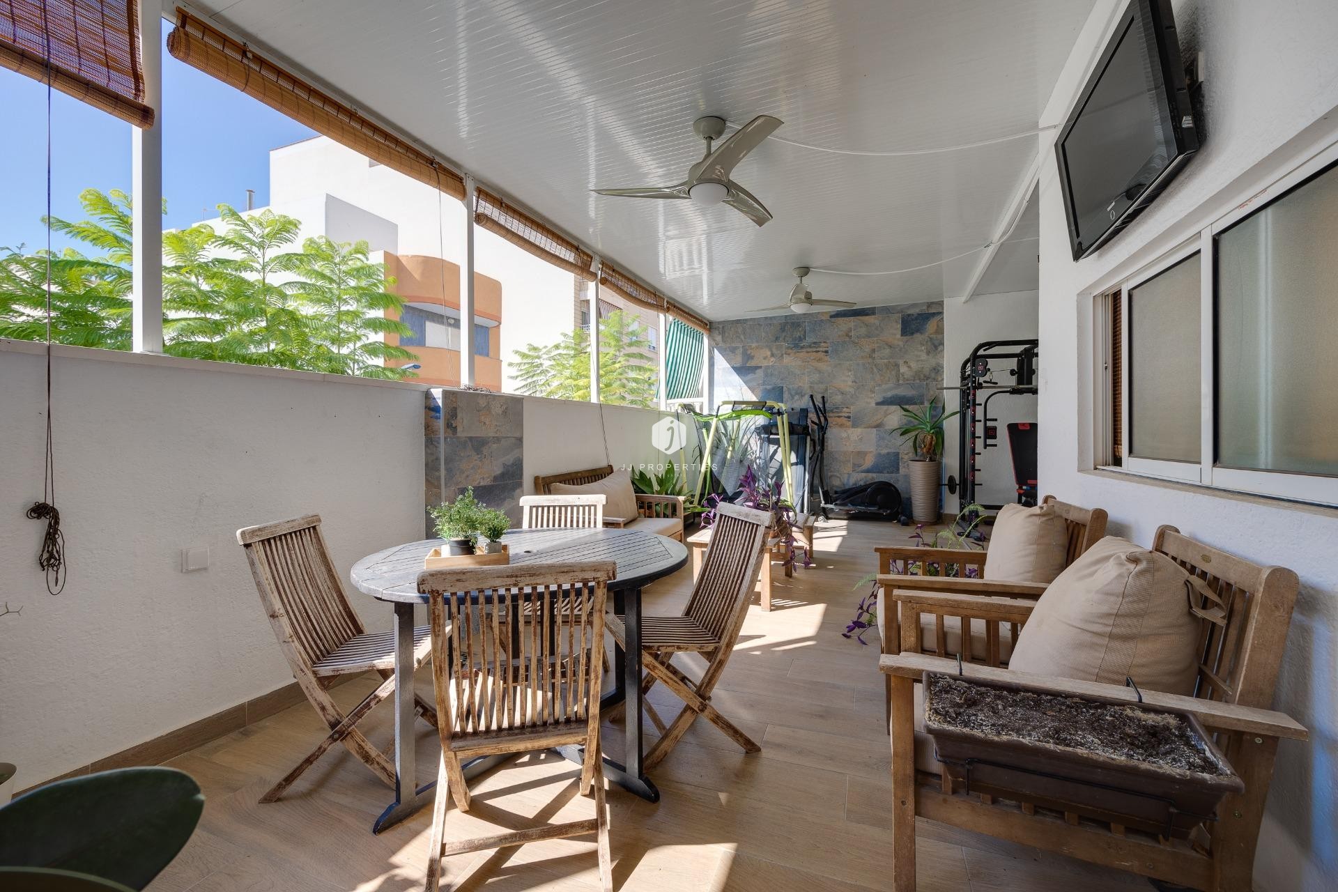 Z drugiej ręki - Szalet -
Torrevieja - Centro