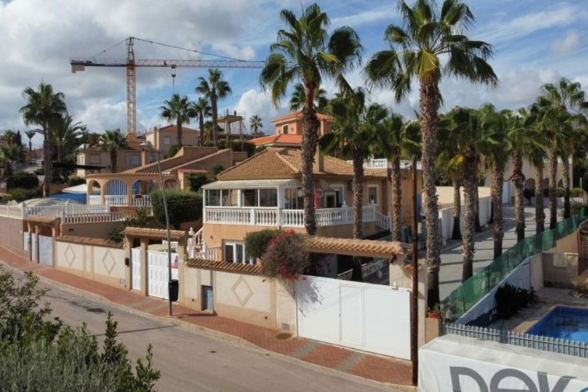 Z drugiej ręki - Szalet -
Torrevieja - Costa Blanca