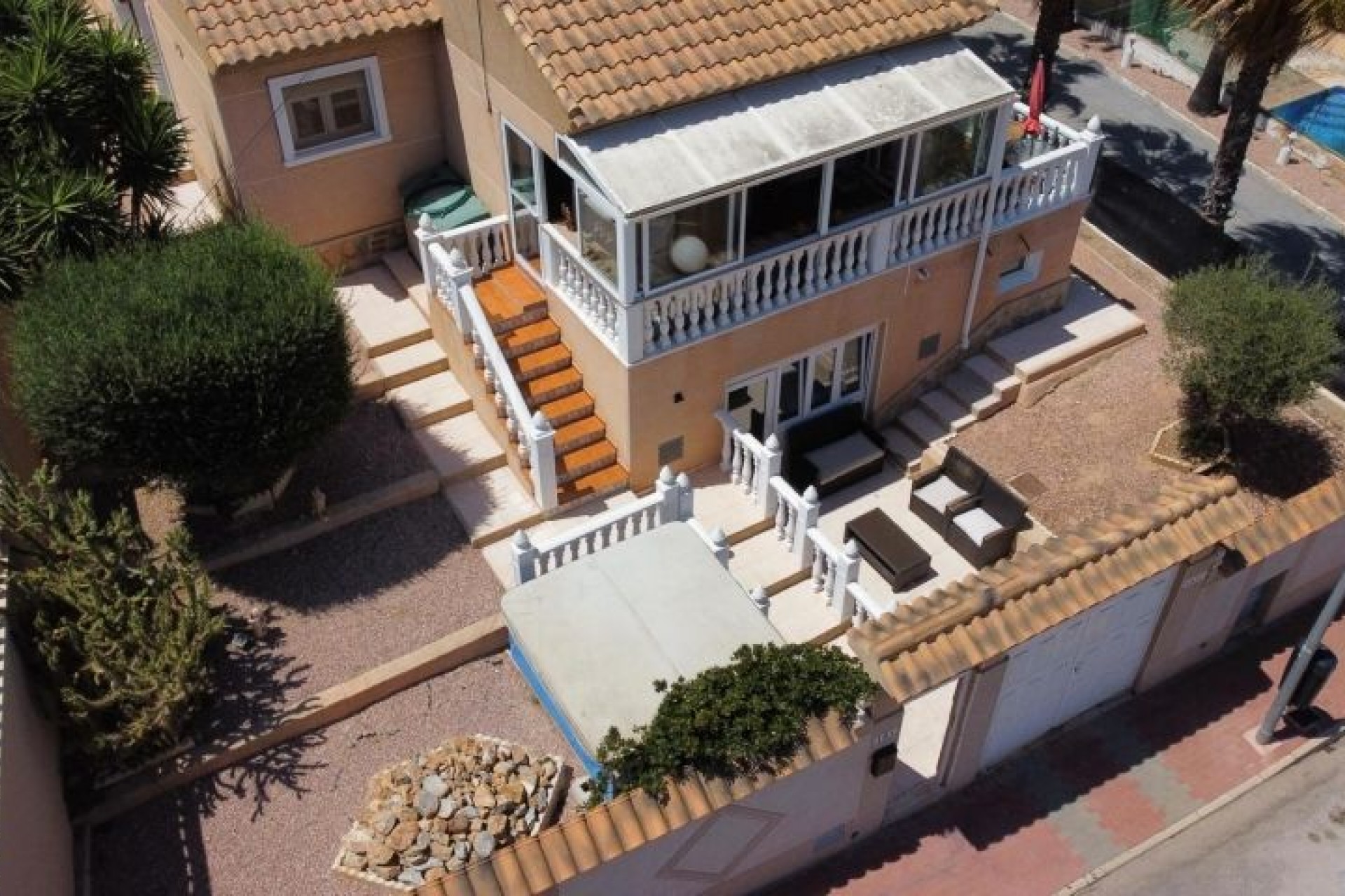 Z drugiej ręki - Szalet -
Torrevieja - Costa Blanca