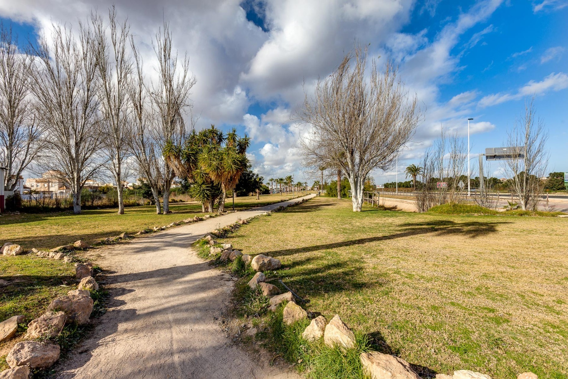 Z drugiej ręki - Szalet -
Torrevieja - Costa Blanca