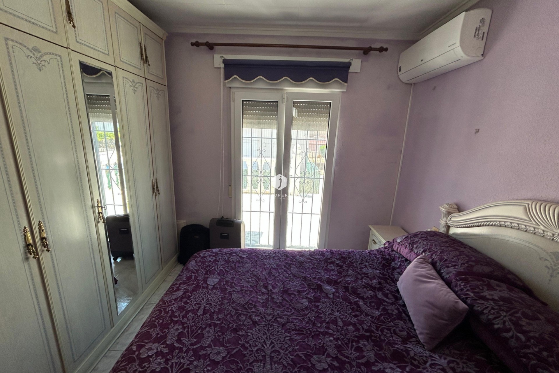 Z drugiej ręki - Szalet -
Torrevieja - Costa Blanca