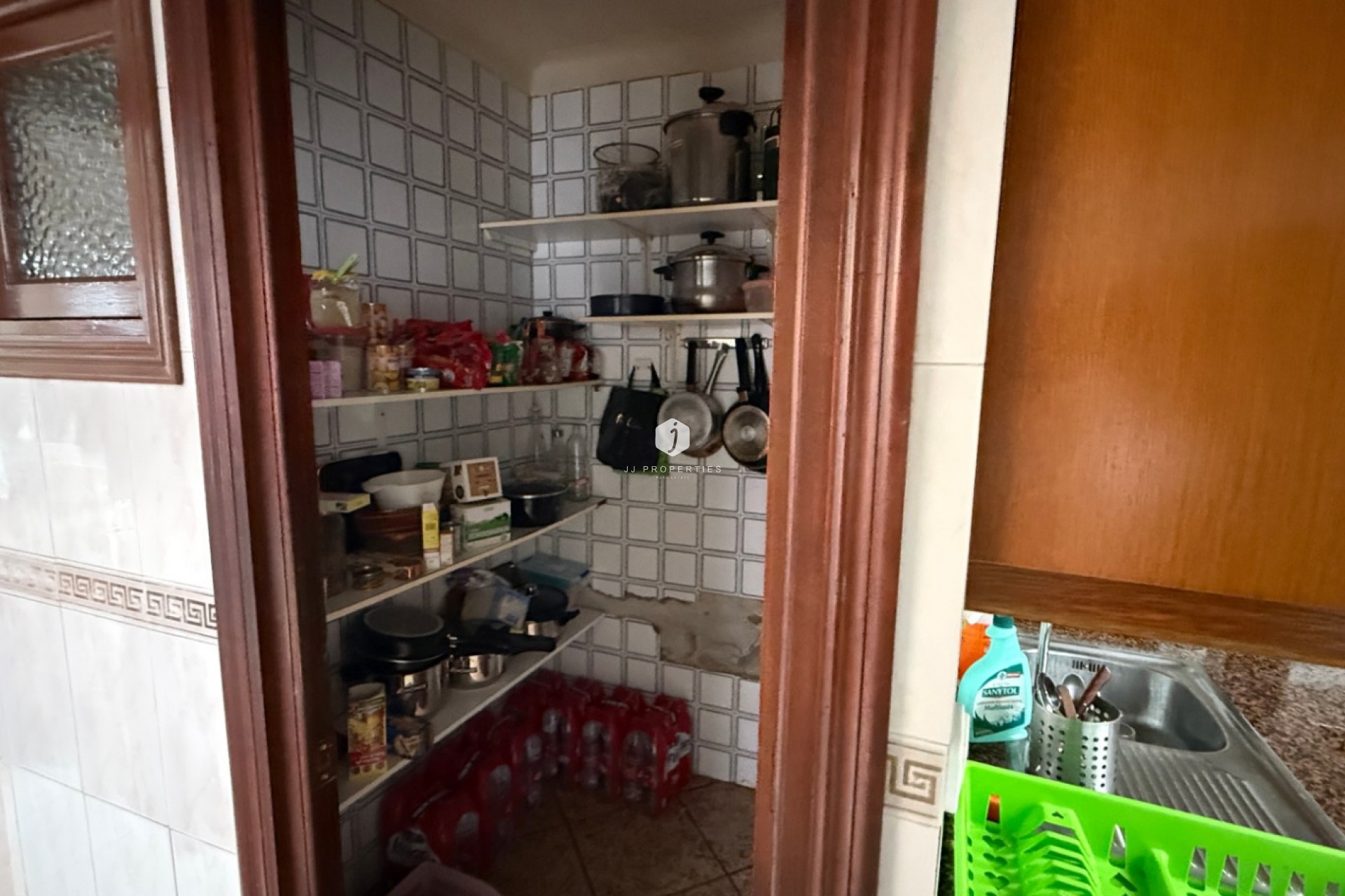 Z drugiej ręki - Szalet -
Torrevieja - Costa Blanca