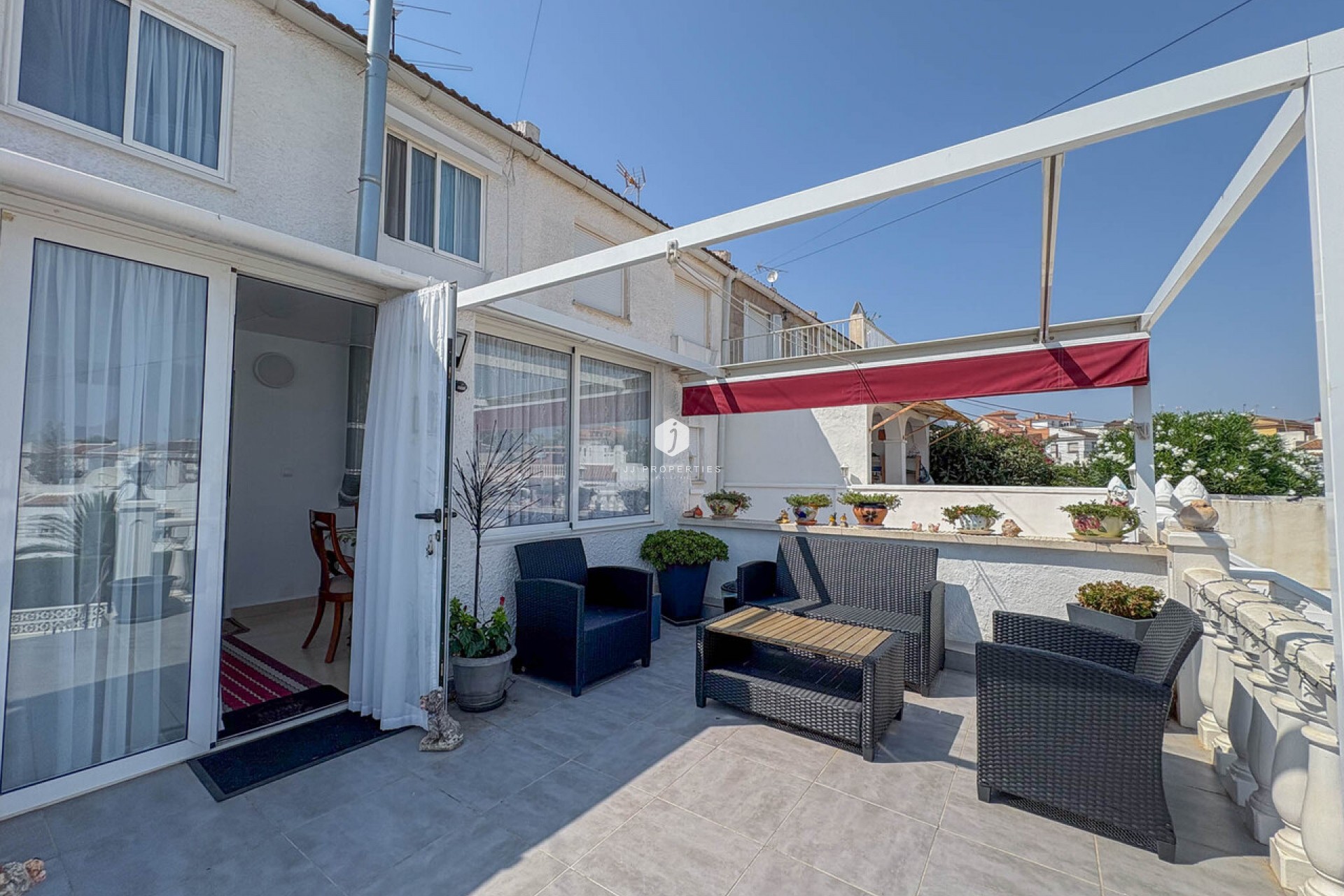 Z drugiej ręki - Szalet -
Torrevieja - Costa Blanca