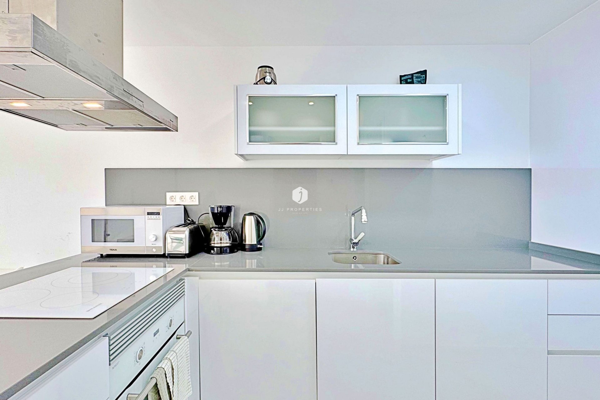 Z drugiej ręki - Szalet -
Torrevieja - Costa Blanca