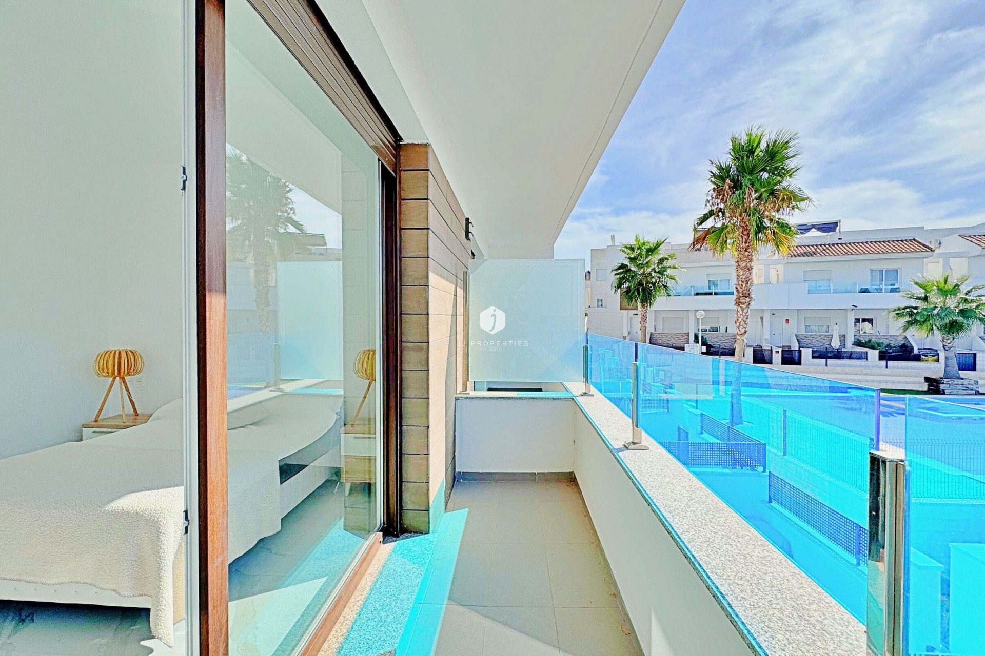 Z drugiej ręki - Szalet -
Torrevieja - Costa Blanca