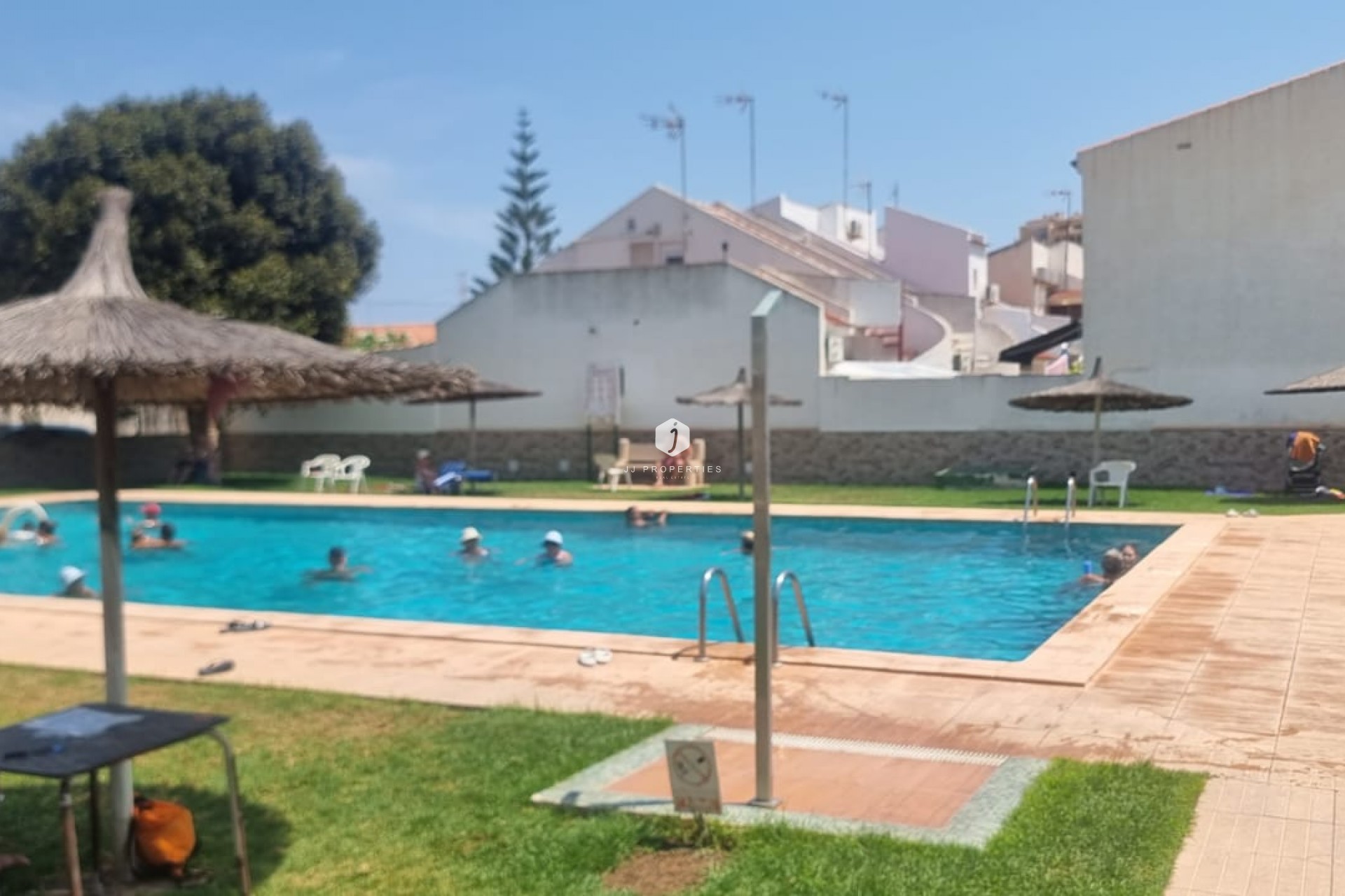 Z drugiej ręki - Szalet -
Torrevieja - Costa Blanca