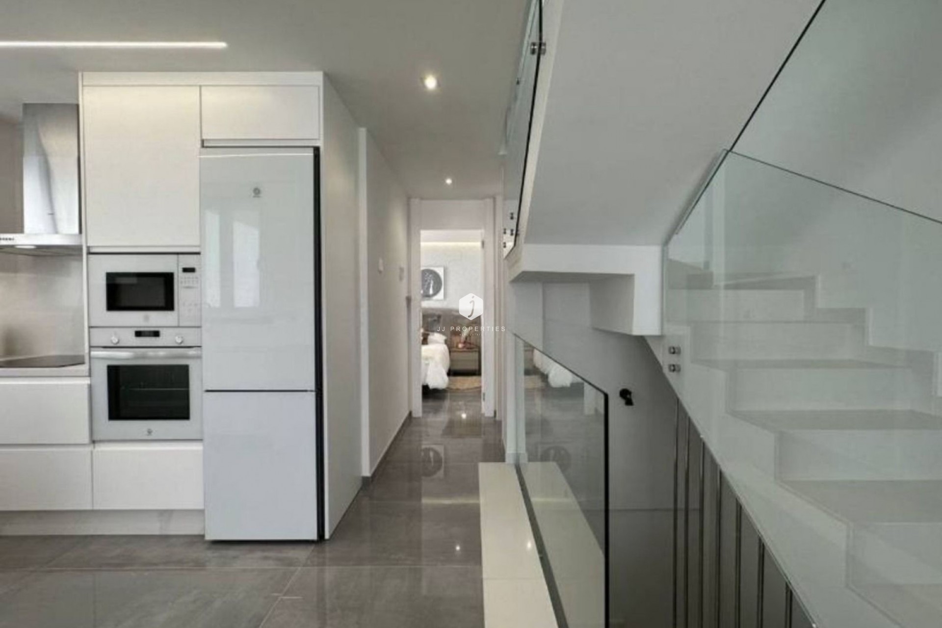 Z drugiej ręki - Szalet -
Torrevieja - Costa Blanca