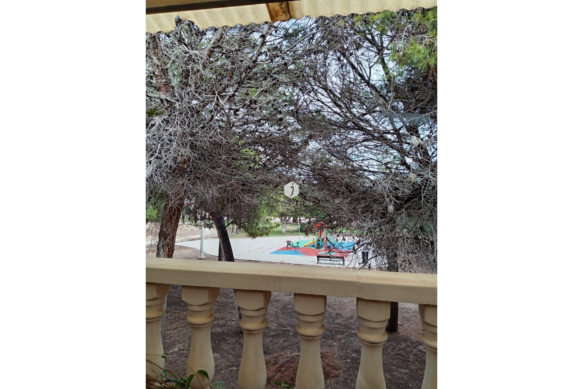 Z drugiej ręki - Szalet -
Torrevieja - Costa Blanca