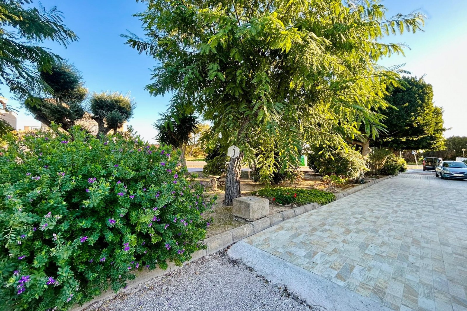 Z drugiej ręki - Szalet -
Torrevieja - Costa Blanca