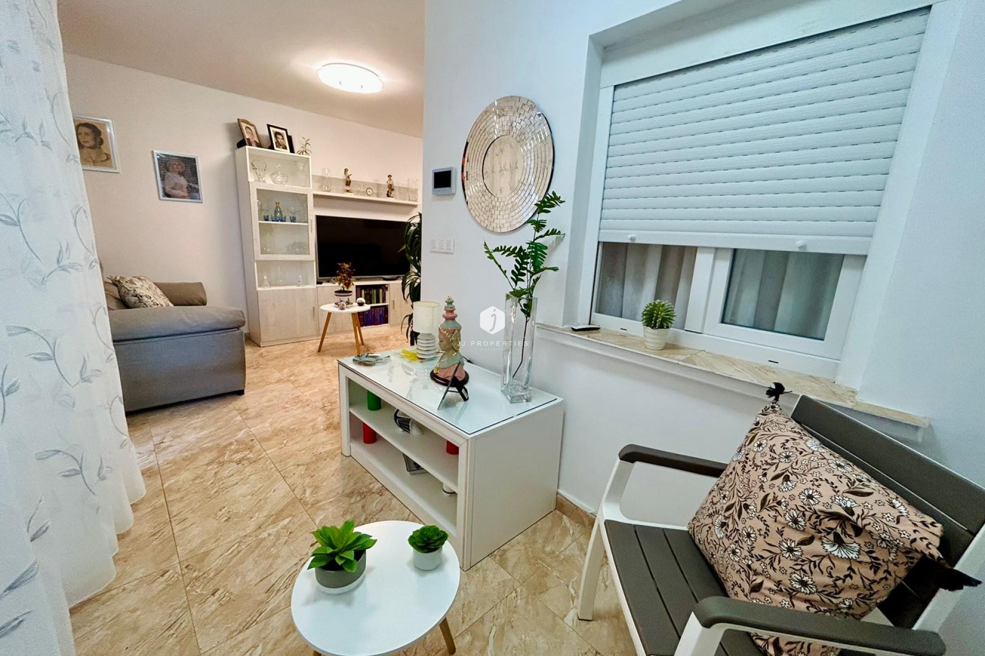 Z drugiej ręki - Szalet -
Torrevieja - Costa Blanca